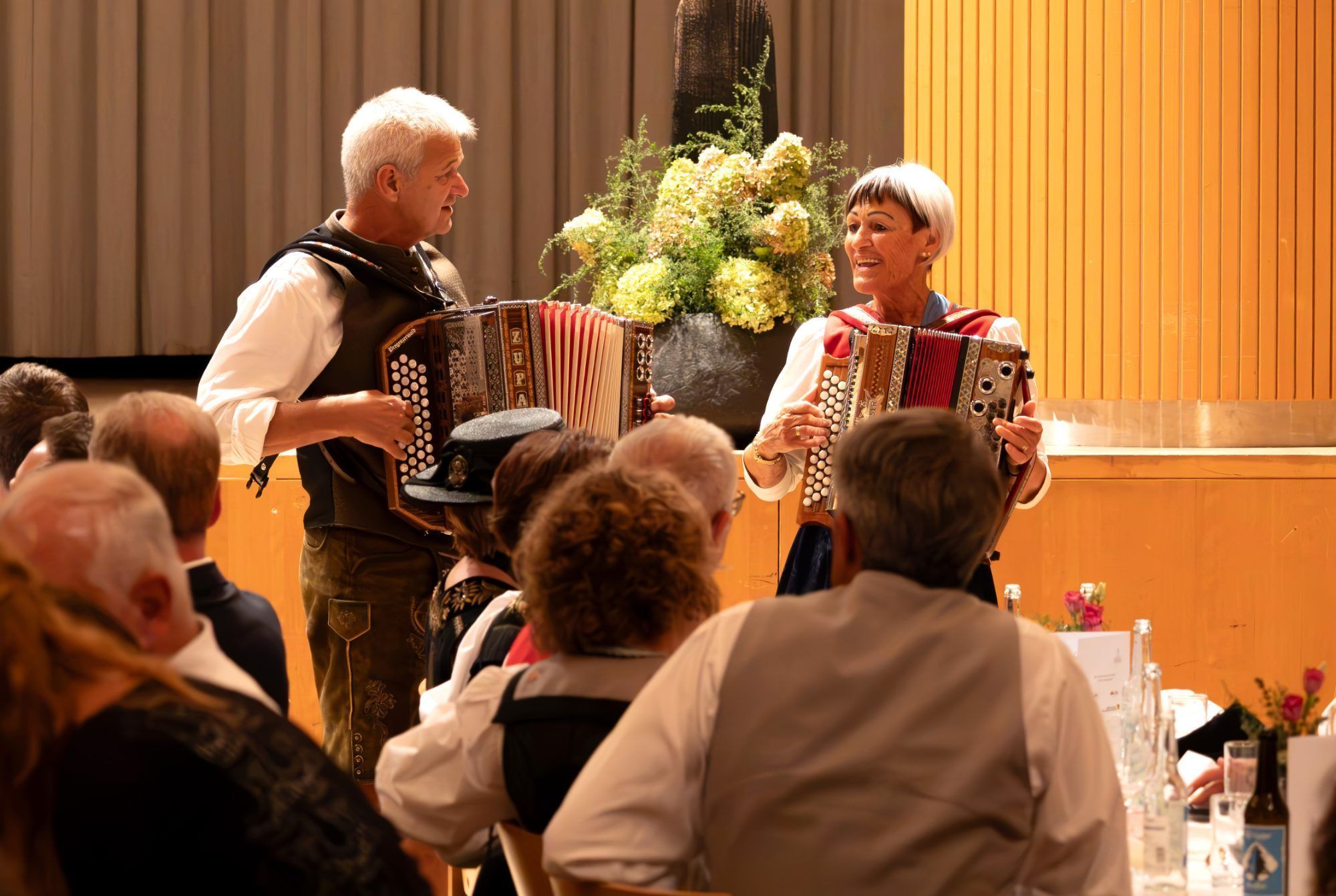Marika und Luis umrahmten den Festakt musikalisch.