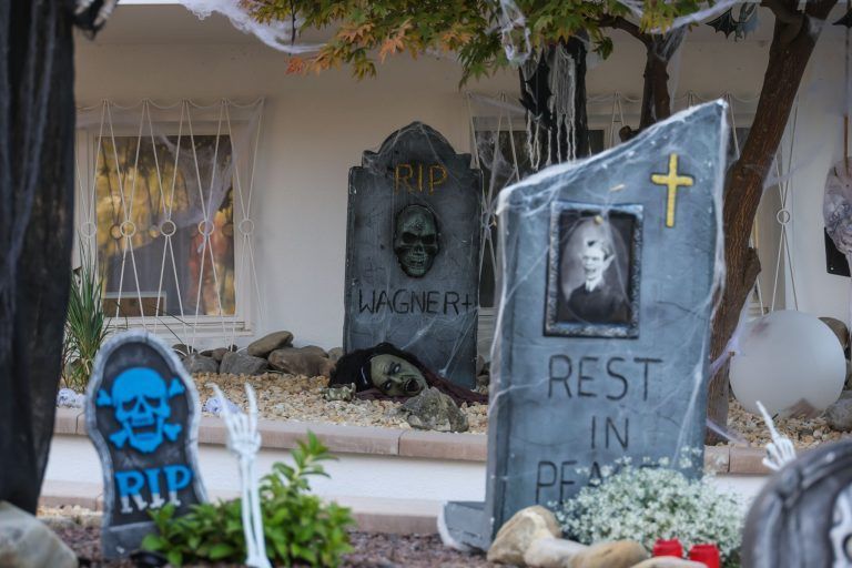 Schon einen Monat früher im Halloweenfieber: Diese Hohenemser Gärten sorgen für Aufsehen
