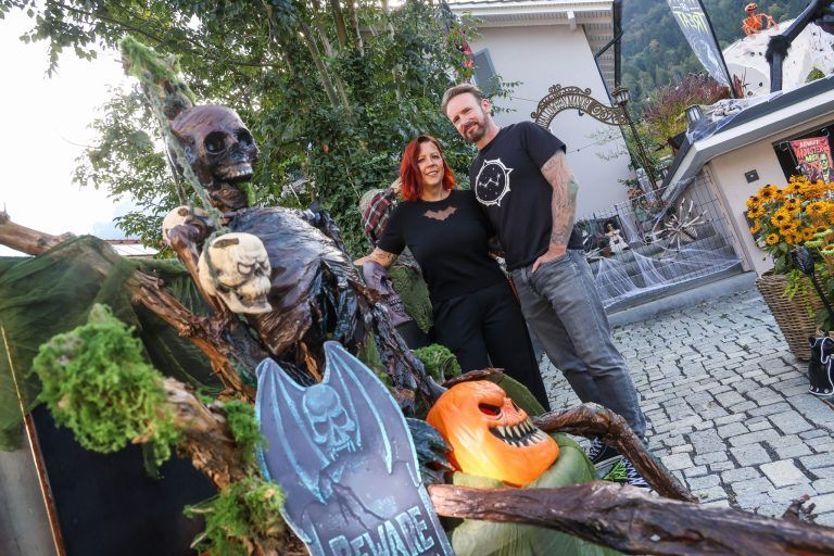 Schon einen Monat früher im Halloweenfieber: Diese Hohenemser Gärten sorgen für Aufsehen