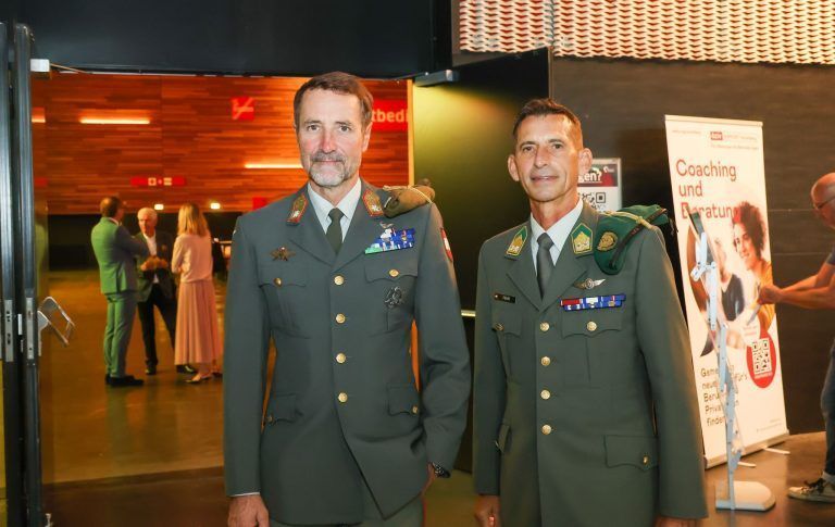 Prominente Gäste strömten zur Eröffnung der Herbstmesse