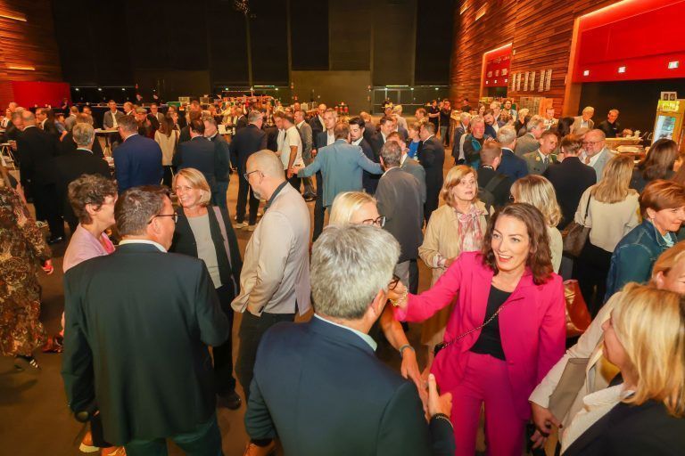 Prominente Gäste strömten zur Eröffnung der Herbstmesse