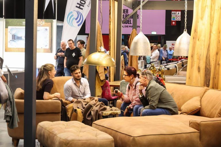 Zwischen Rummel, Wein und Weißküferei: Die Messe ist eröffnet