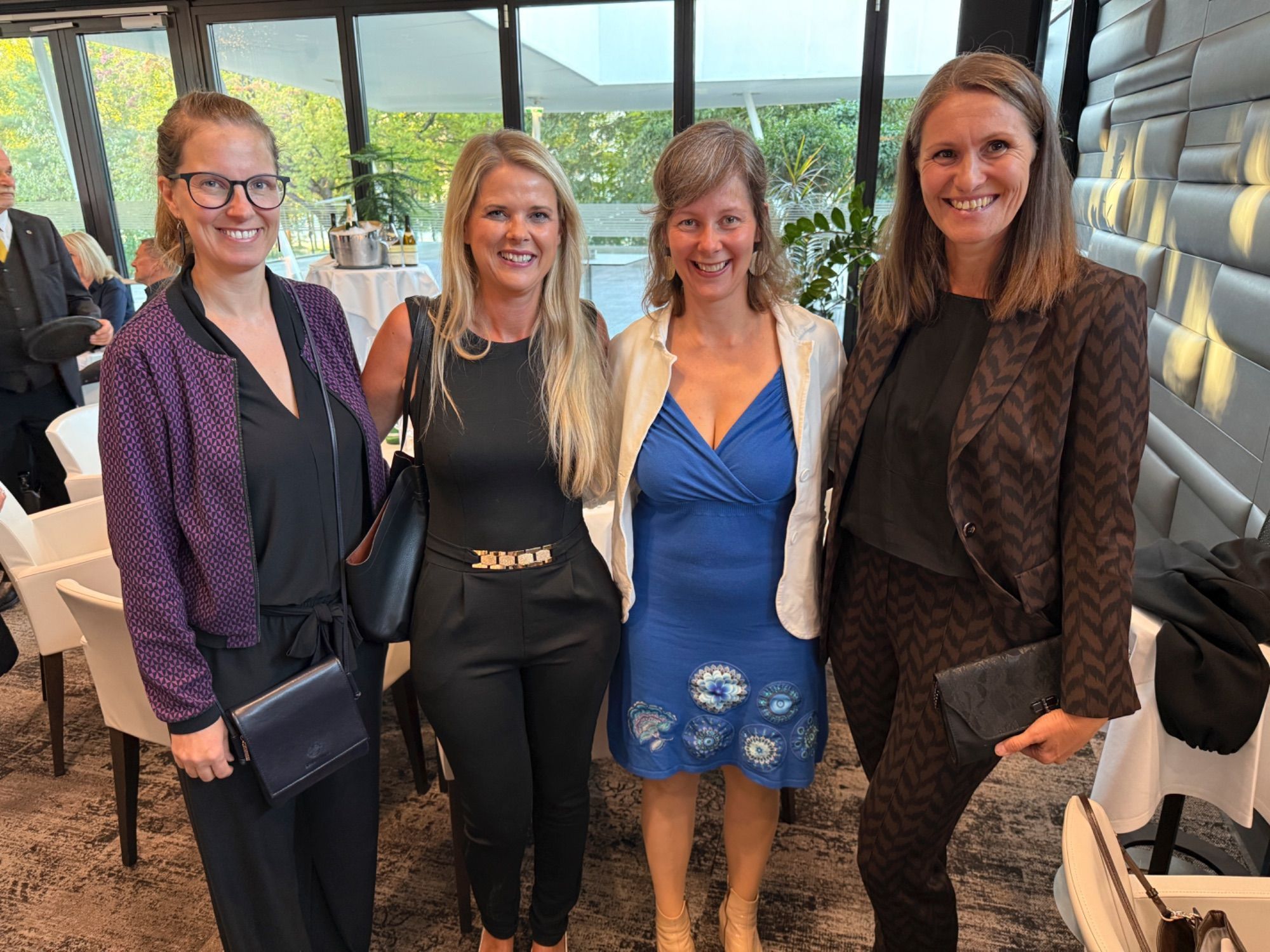 Anna König, Melanie Schmelzenbach, Klara Büchele und Birgit Häusle amüsierten sich prächtig bei der Comedynacht