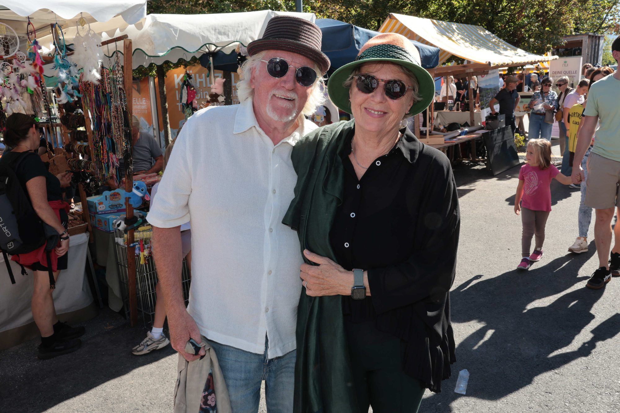 Gut und modisch behütet: Norbert Böhler und Romana Gruber.