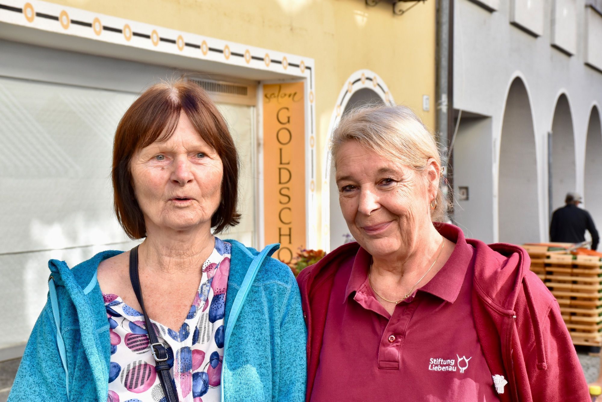 Klaudia Lang und Gert Neier am Markt.
