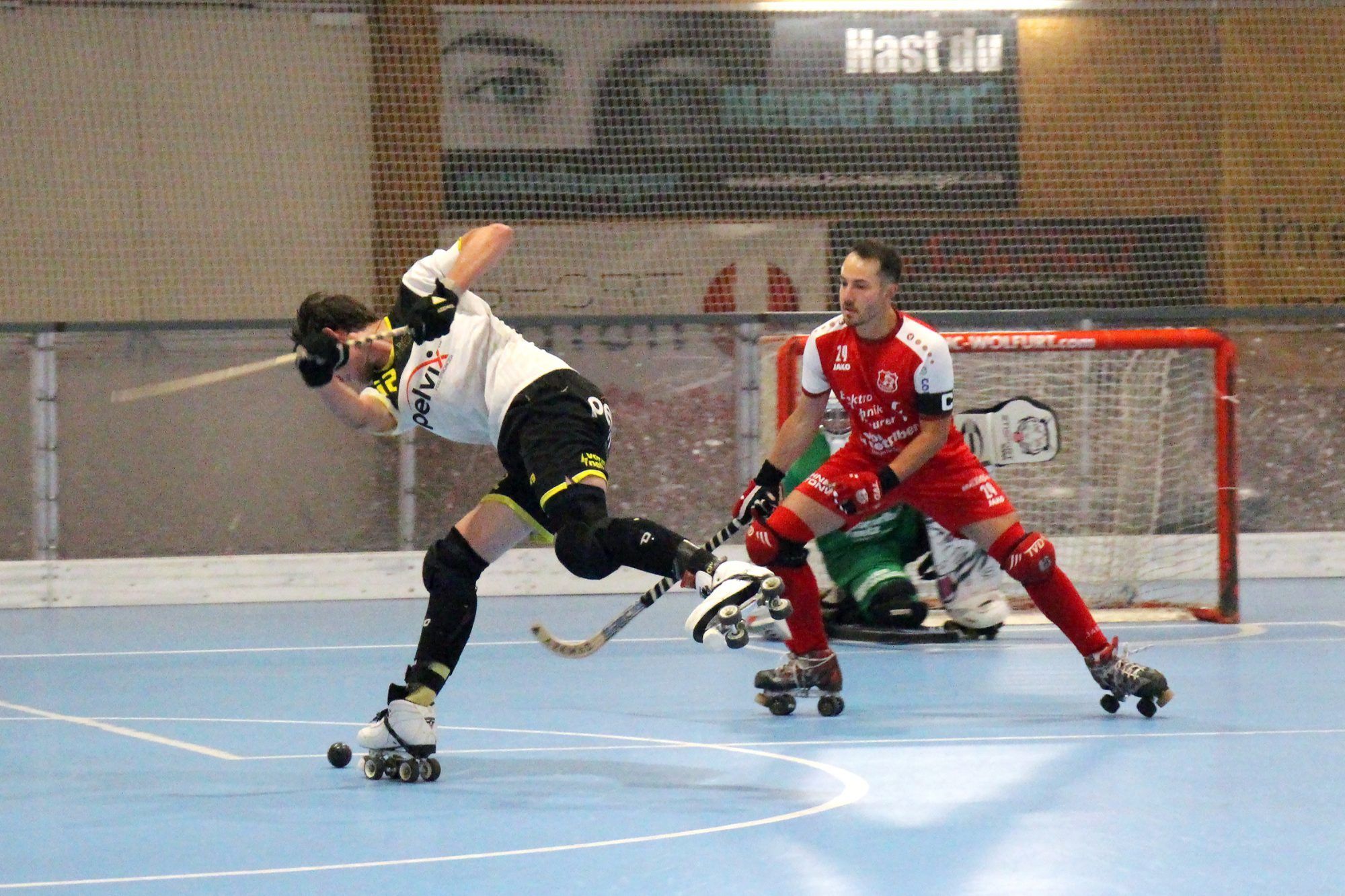 Vor stimmungsvoller Kulisse in Wolfurt feierten die Messestädter einen klaren Derbysieg.