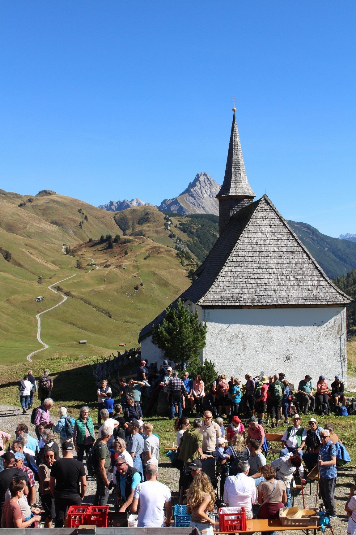 Mit einer Agape bei der Simmelkapelle – bis 1867 sogar eigene Pfarrei – wurde die Feier abgreschlossen.
