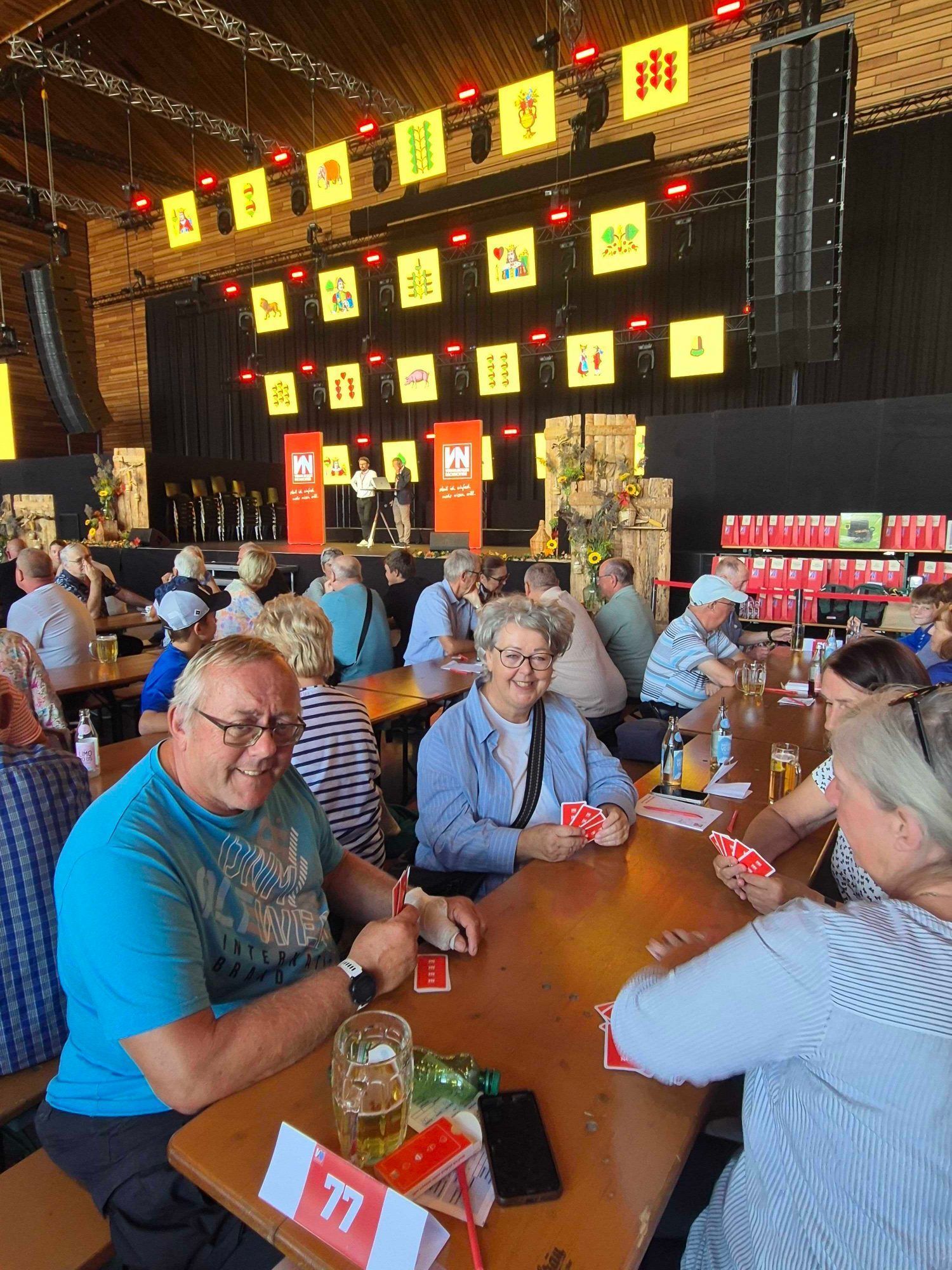 Das große VN-Preisjassen verwandelte die Herbstmesse in Vorarlbergs größte Jass-Stube
