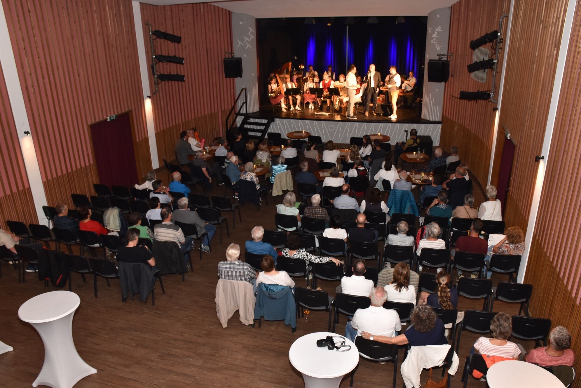 Der Eröffnungsabend bei den Montafoner Resonanzen, Schwerpunkt Volksmusik, war gut besucht.