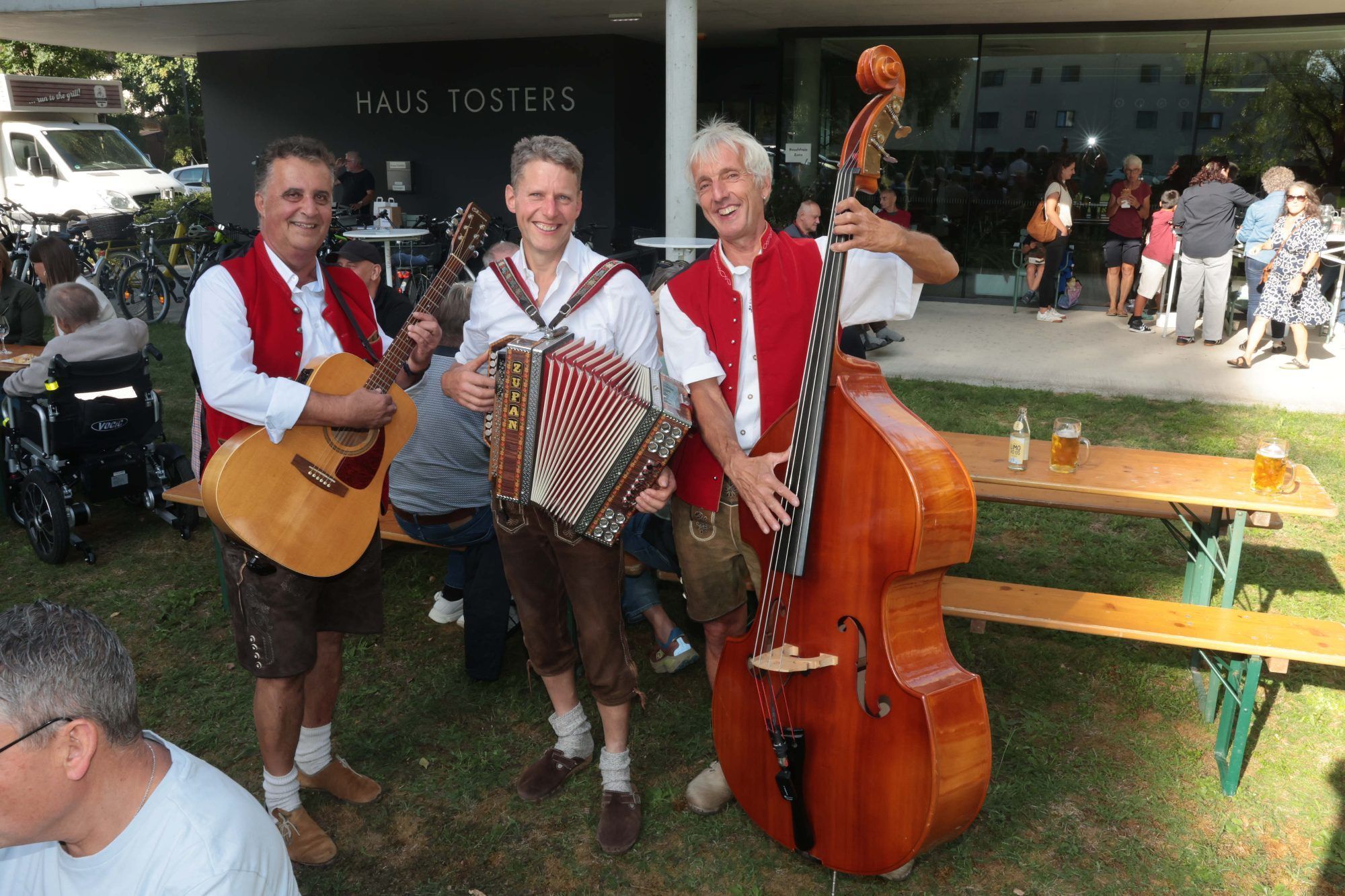 Für Musik beim 20-Jahr-Fest sorgte das Trio