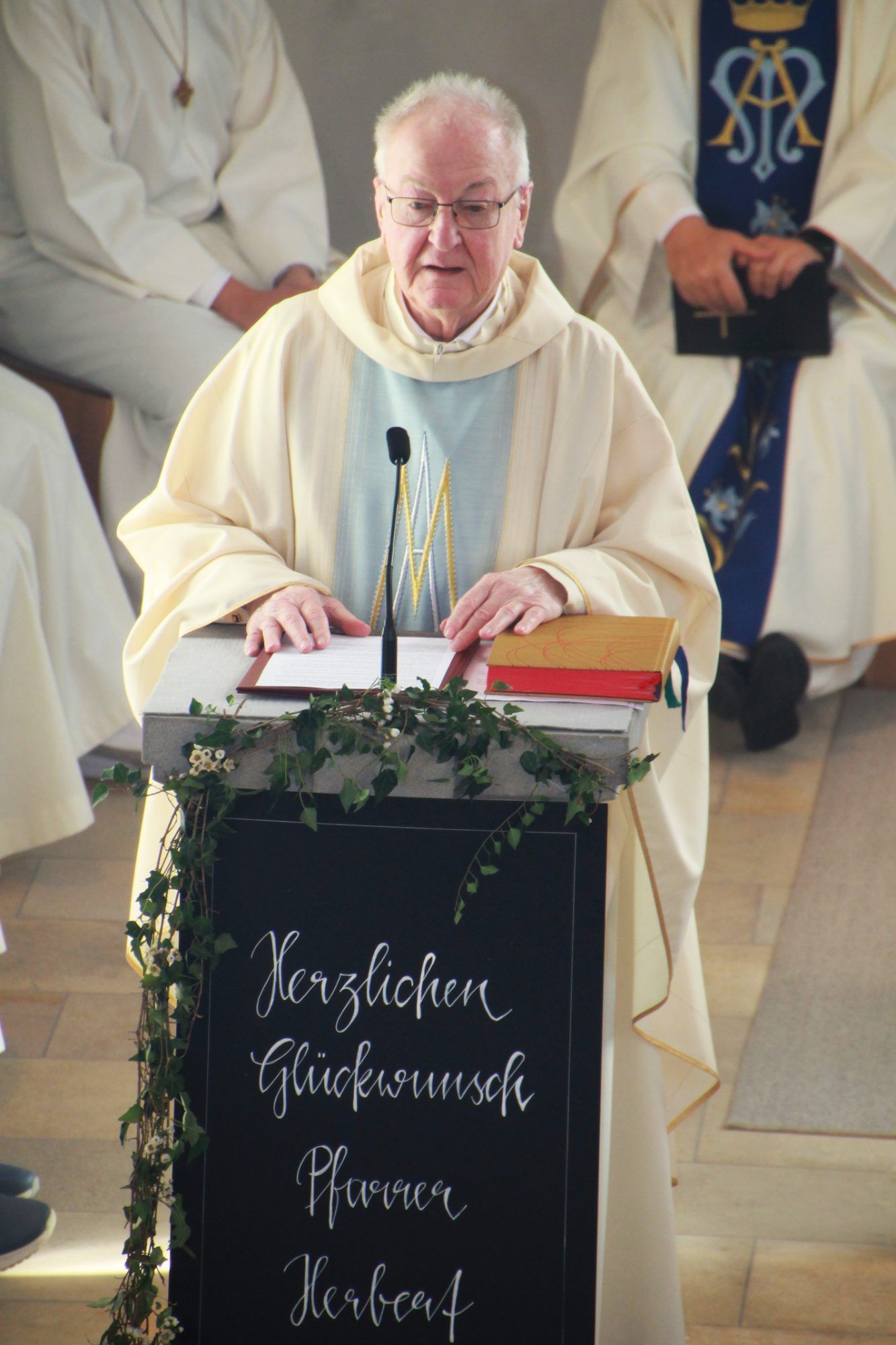Pfarrer Herbert Böhler zeigte sich sichtlich bewegt. „Schön, dass ich diesen Tag erleben darf.“ 