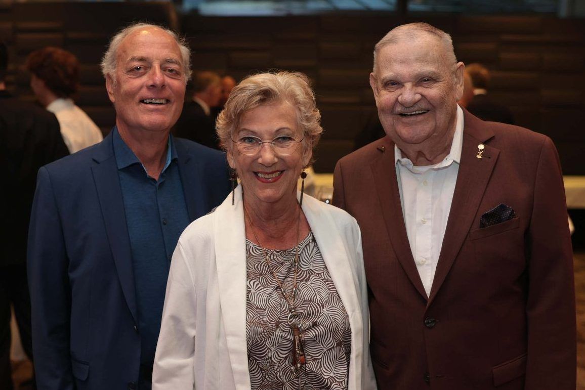Joe Wohlgenannt mit Gerti und Peter Schenk.