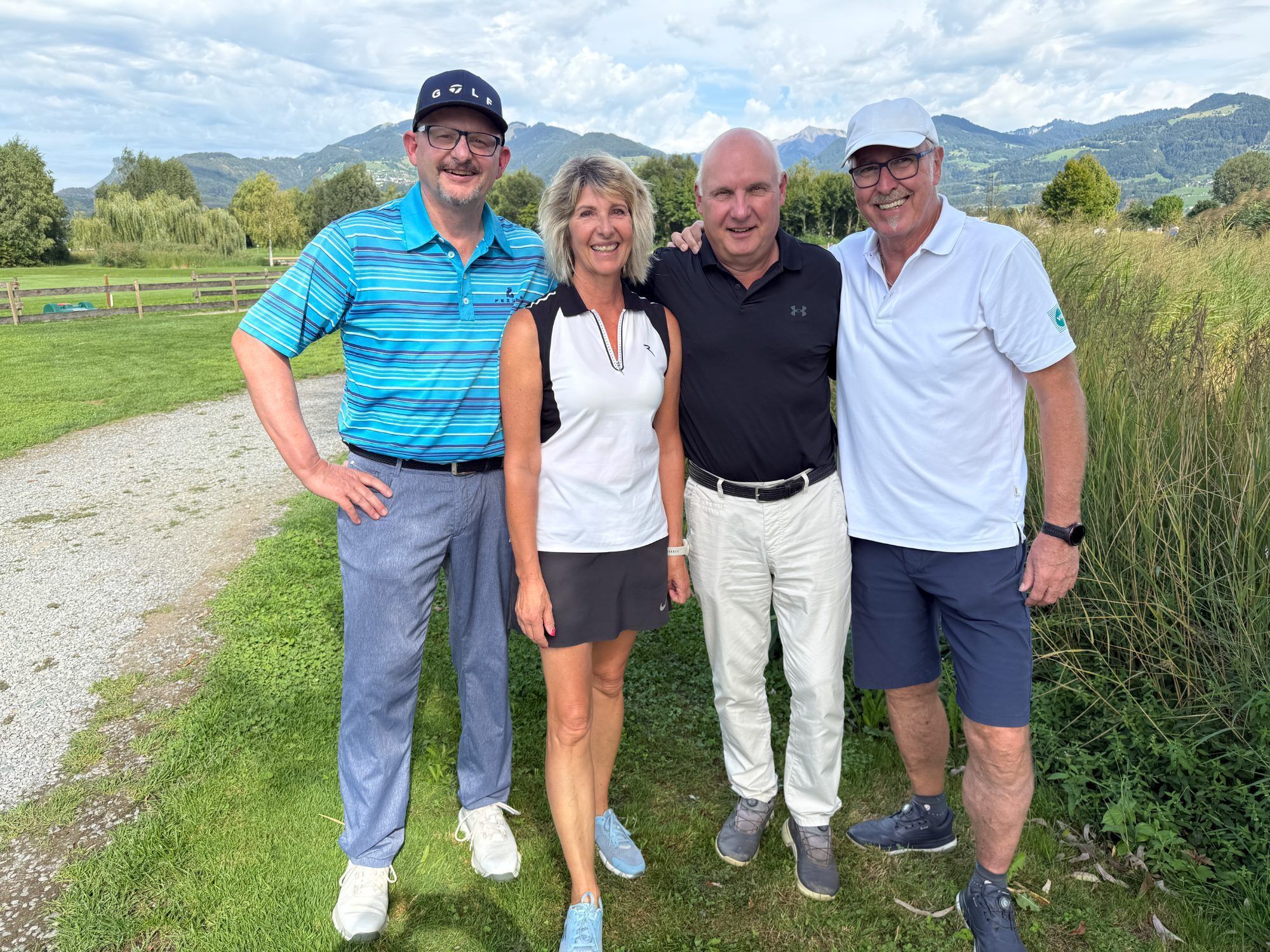 Klaus Himmelreich, Carmen Wohlhaupt, Michael Marte und Helmut Scholler flighteten für den guten Zweck