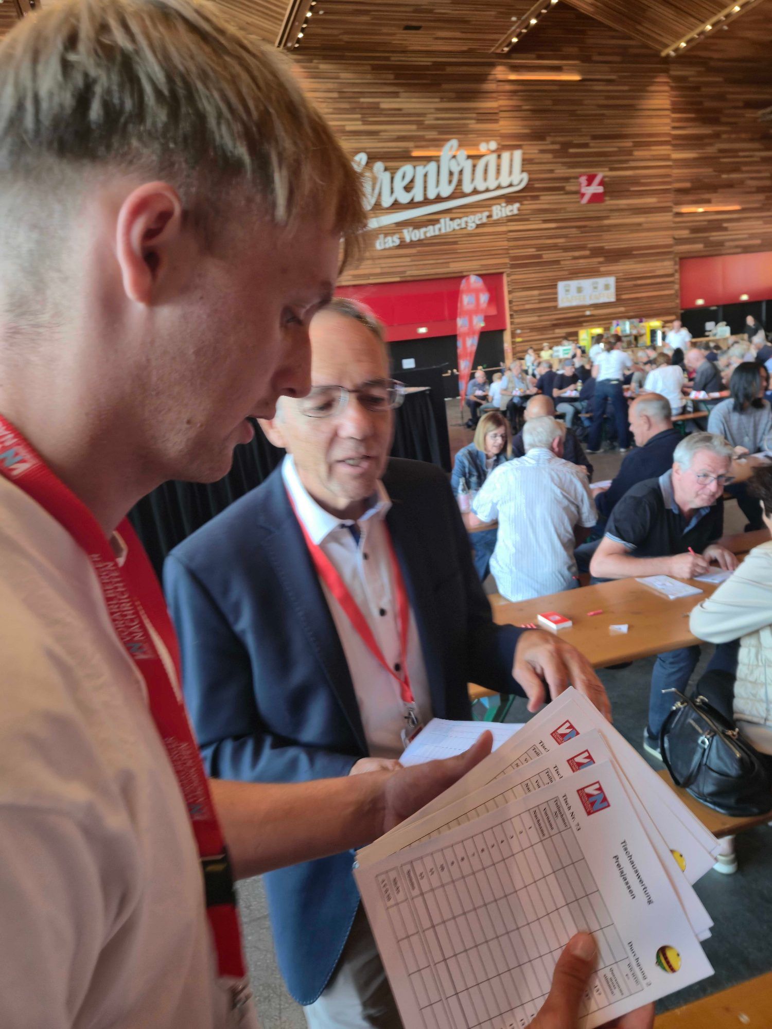 Das große VN-Preisjassen verwandelte die Herbstmesse in Vorarlbergs größte Jass-Stube