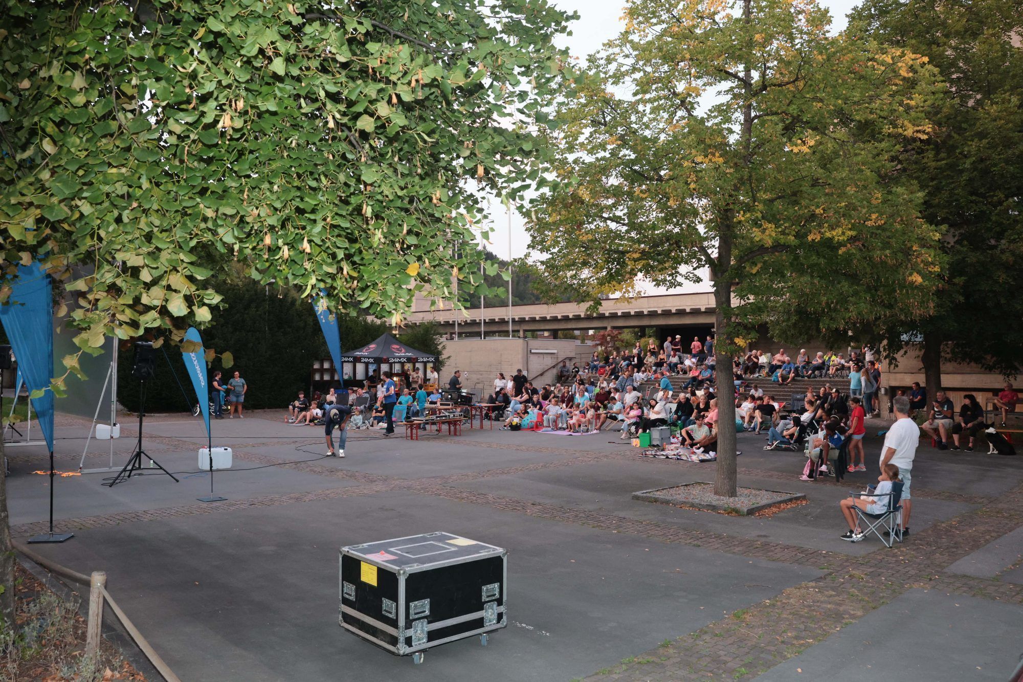 Noch sind nicht alle Besucher:innen da.