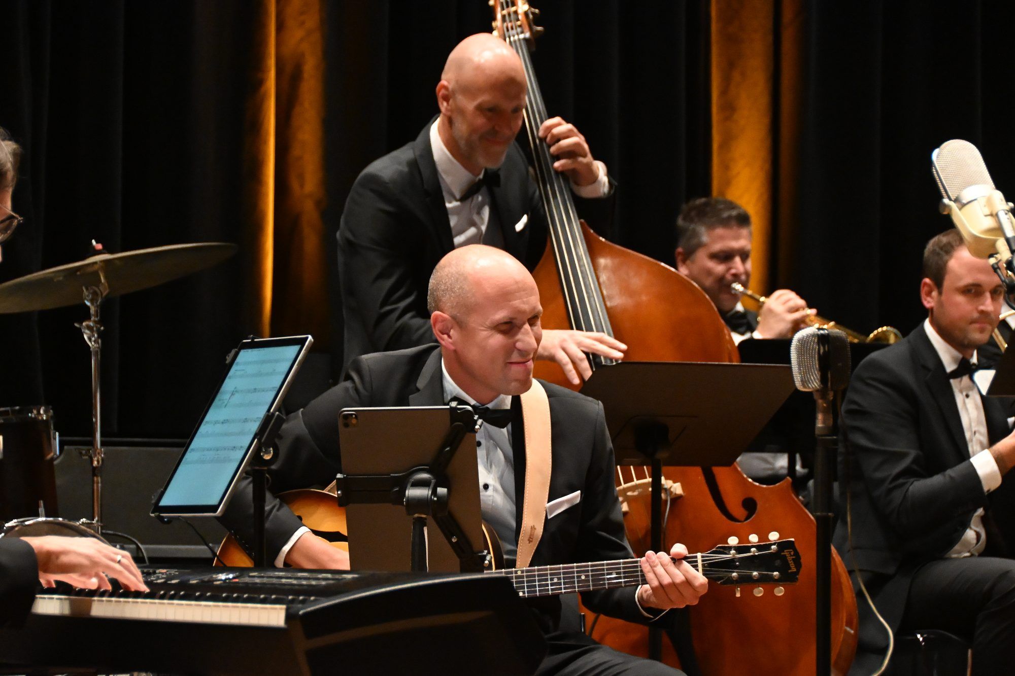 Stephan Reinthaler (Bass); Roger Szedalik (1957er -Gitarre)