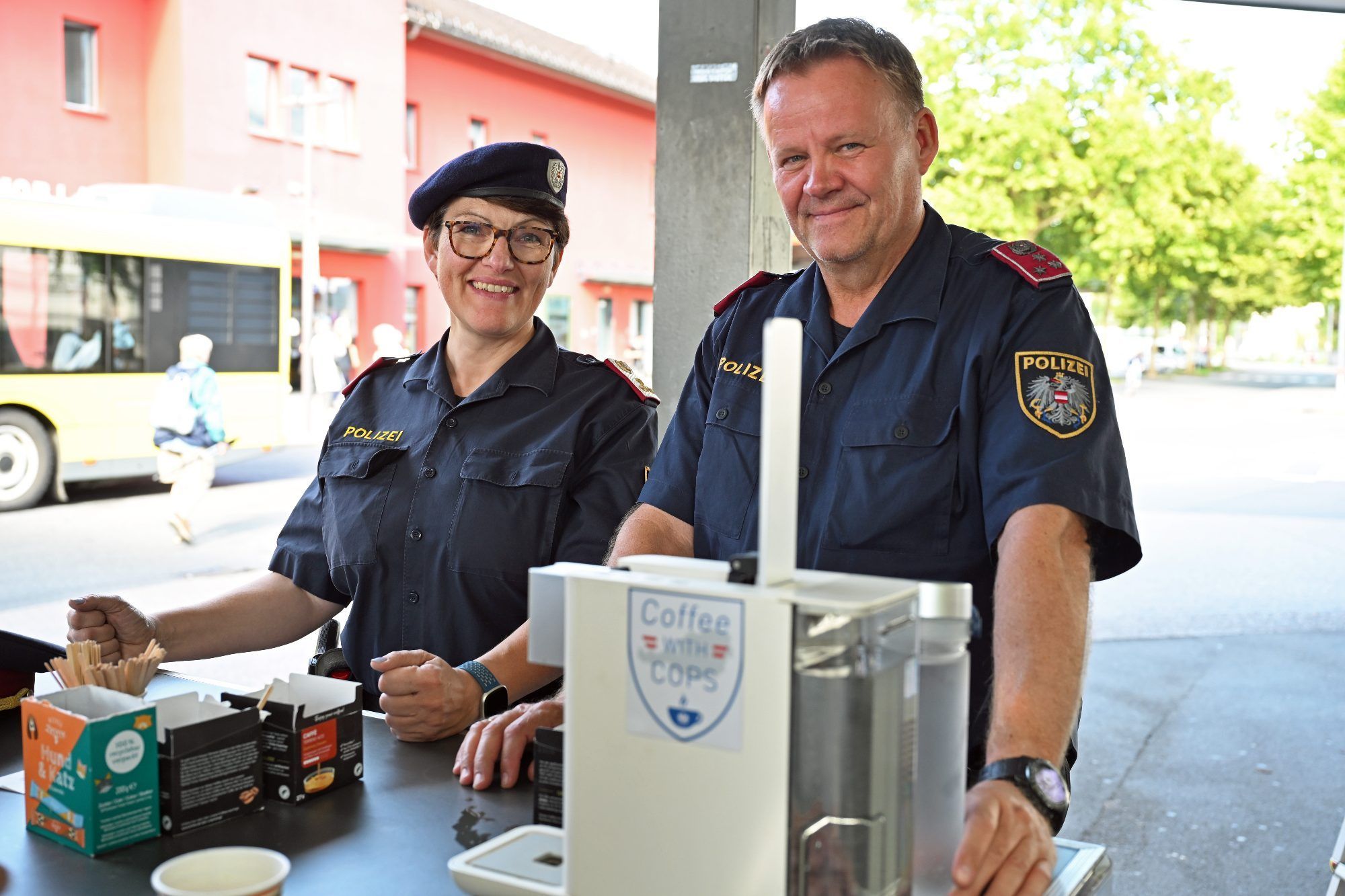Der „Coffee with Cops“ fand reißenden Absatz.