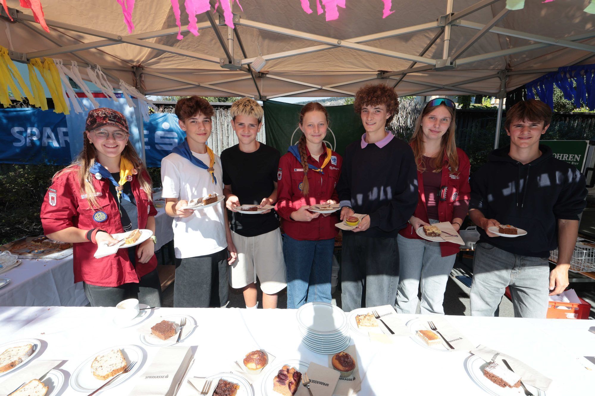 Die Pfadis verkauften Kuchen und Kaffee, sammelten für die Reisekosten zum World Jamboree 2027.