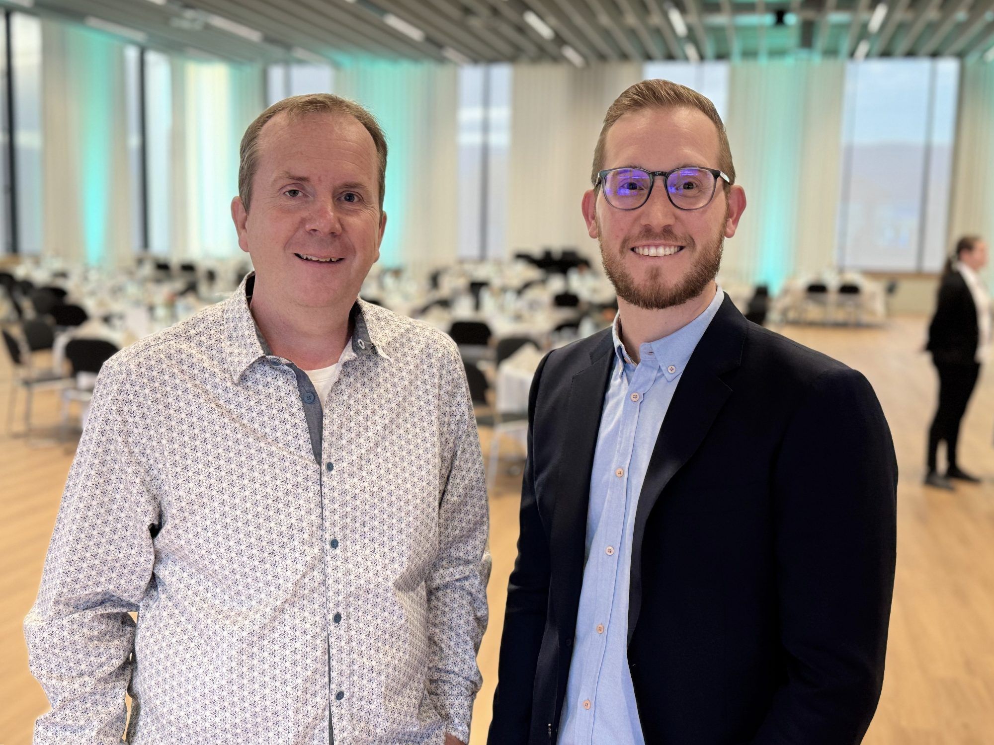 Michael Reiner (Servicecenter) und Produktionsleiter Jürgen Mossbrugger.