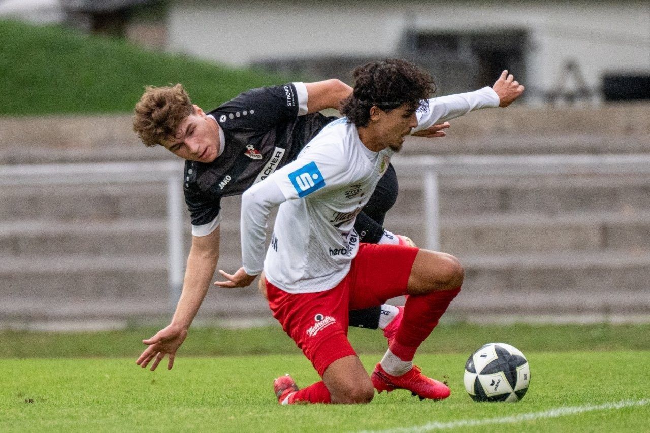 Magid Suleiman und seine Kollegen sind neuer Tabellenführer der Westliga. VN-SERRA