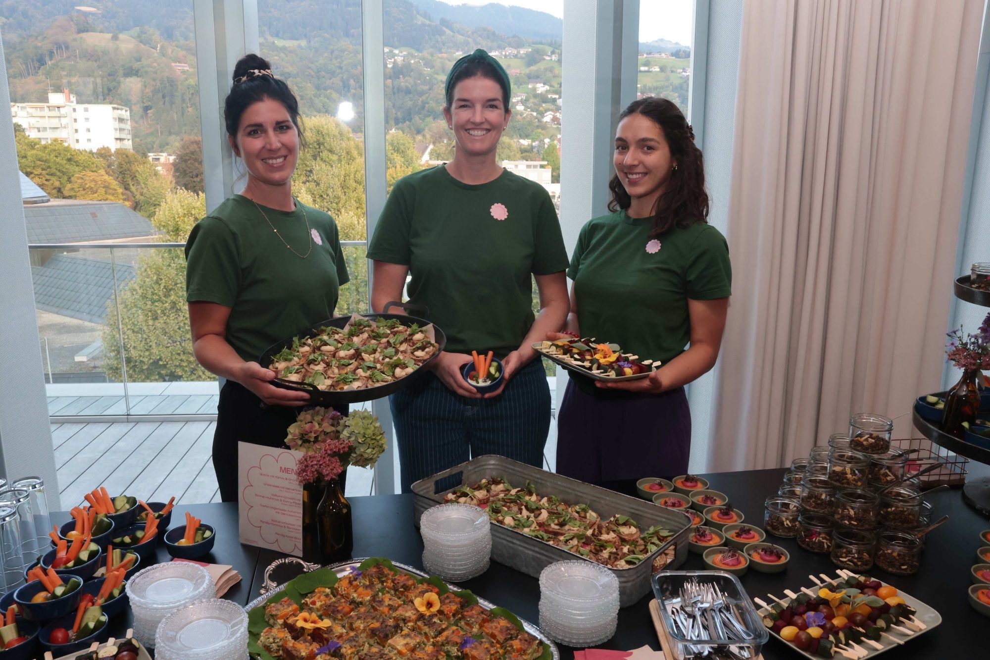 Angelika Böhler, Veronika Maretic-Hinteregger und Hanna Laritz vom verganen Catering