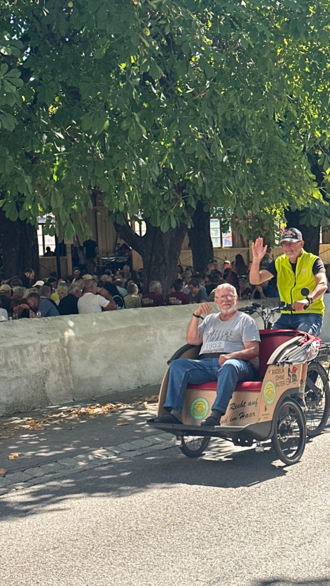 Es fährt sich bequem in der Fahrrad-Rikscha.