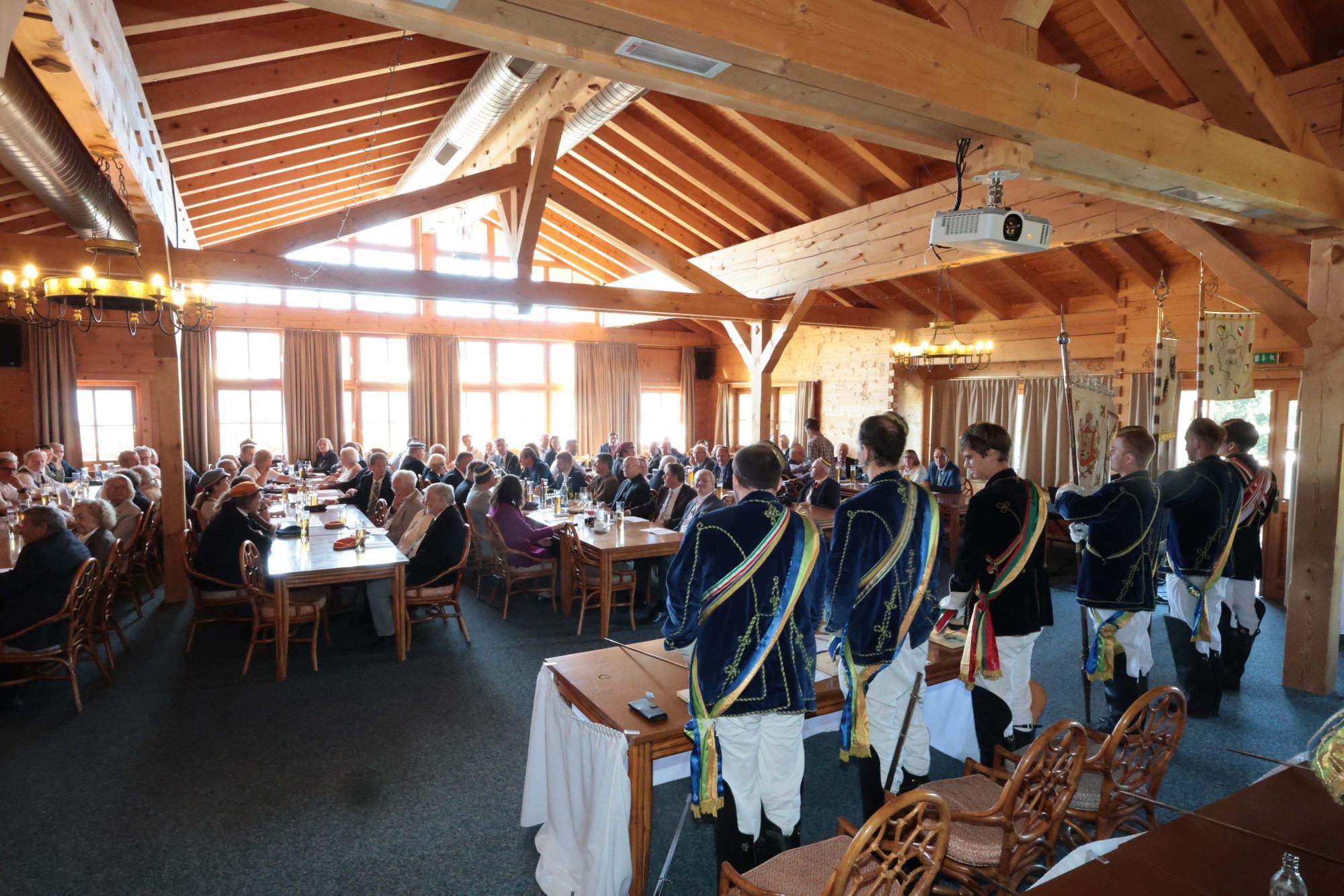 Festkommers im großen Saal des Gasthauses Muttersberg.
