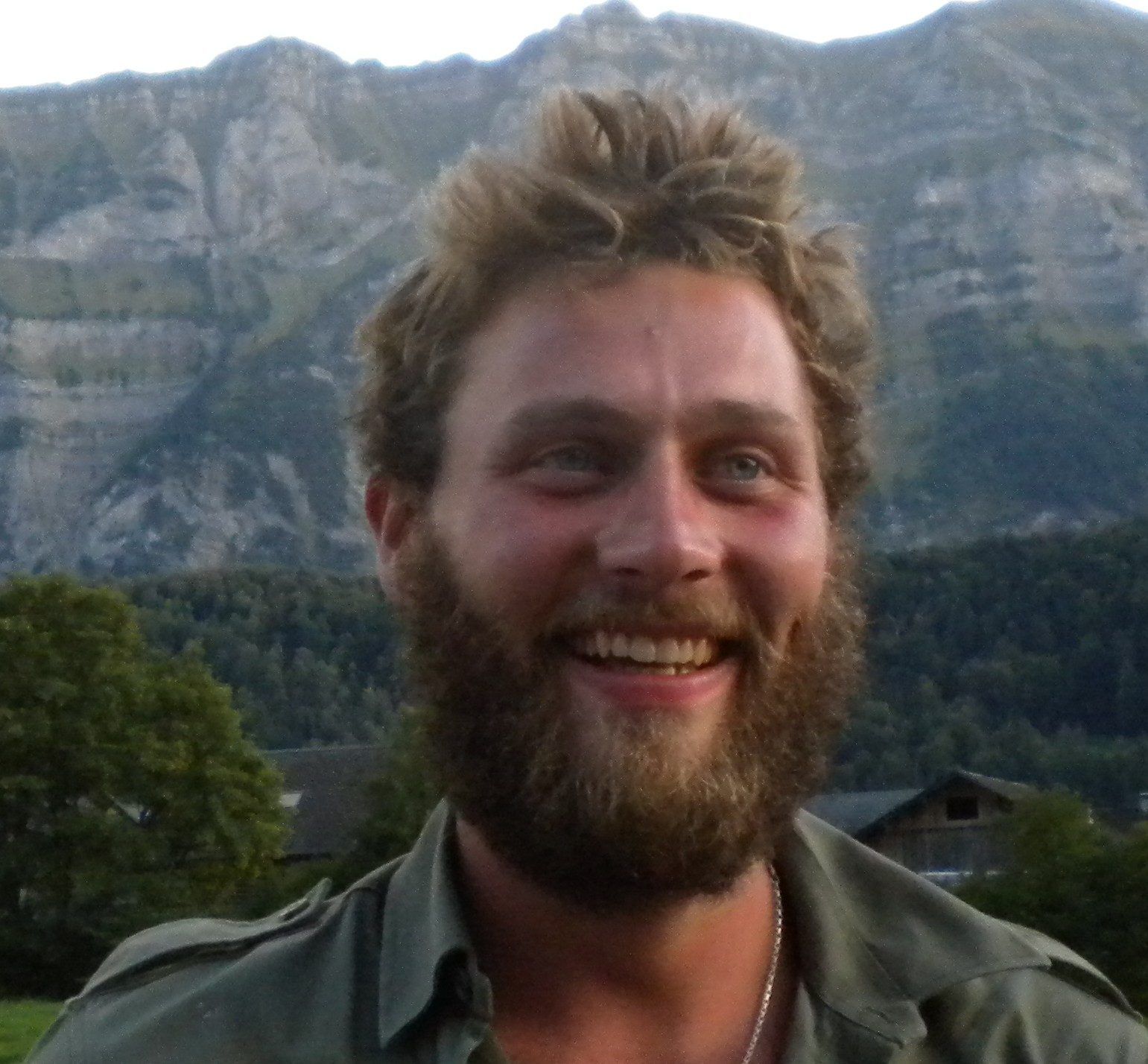 Älpler aus Leidenschaft – Andreas Berchtold, seit mehr als einem Jahrzehnt auf Derra, einer speziellen Alpe im Kleinwalsertal, die keine Zufahrt hat und nur über einen eineinhalbstündigen Fußmarsch erreichbar ist.