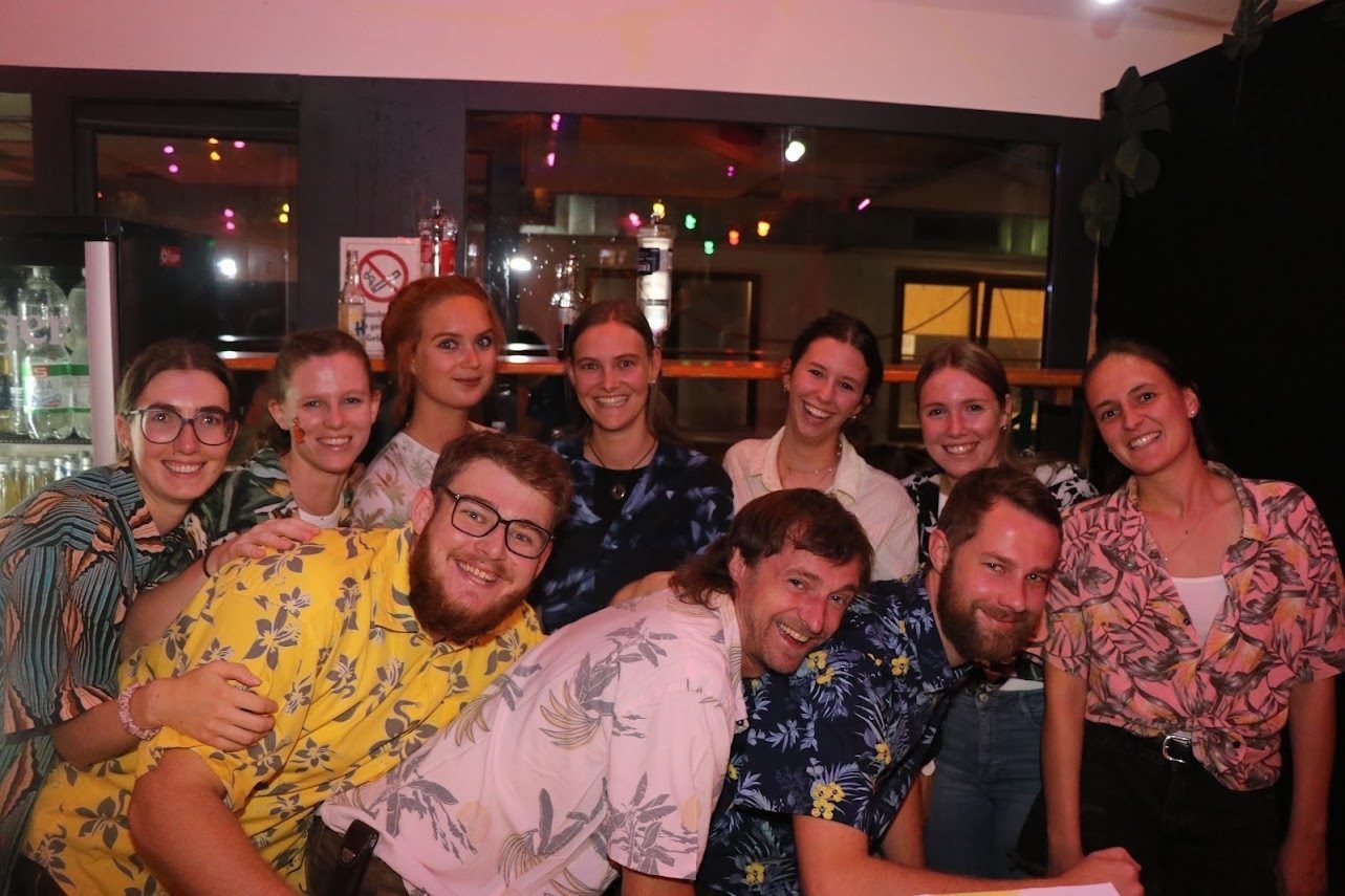 Die jungen Oberschorbächler sorgten auch hinter der Bar für Stimmung.