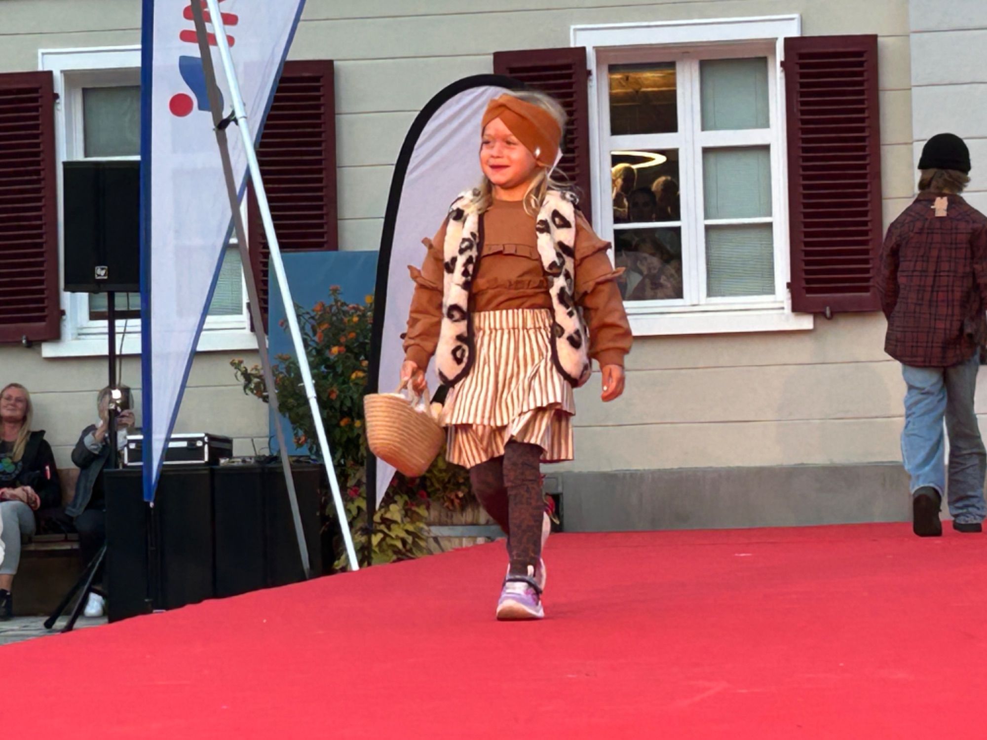 Auch die kleinsten waren mit Feuereifer dabei.