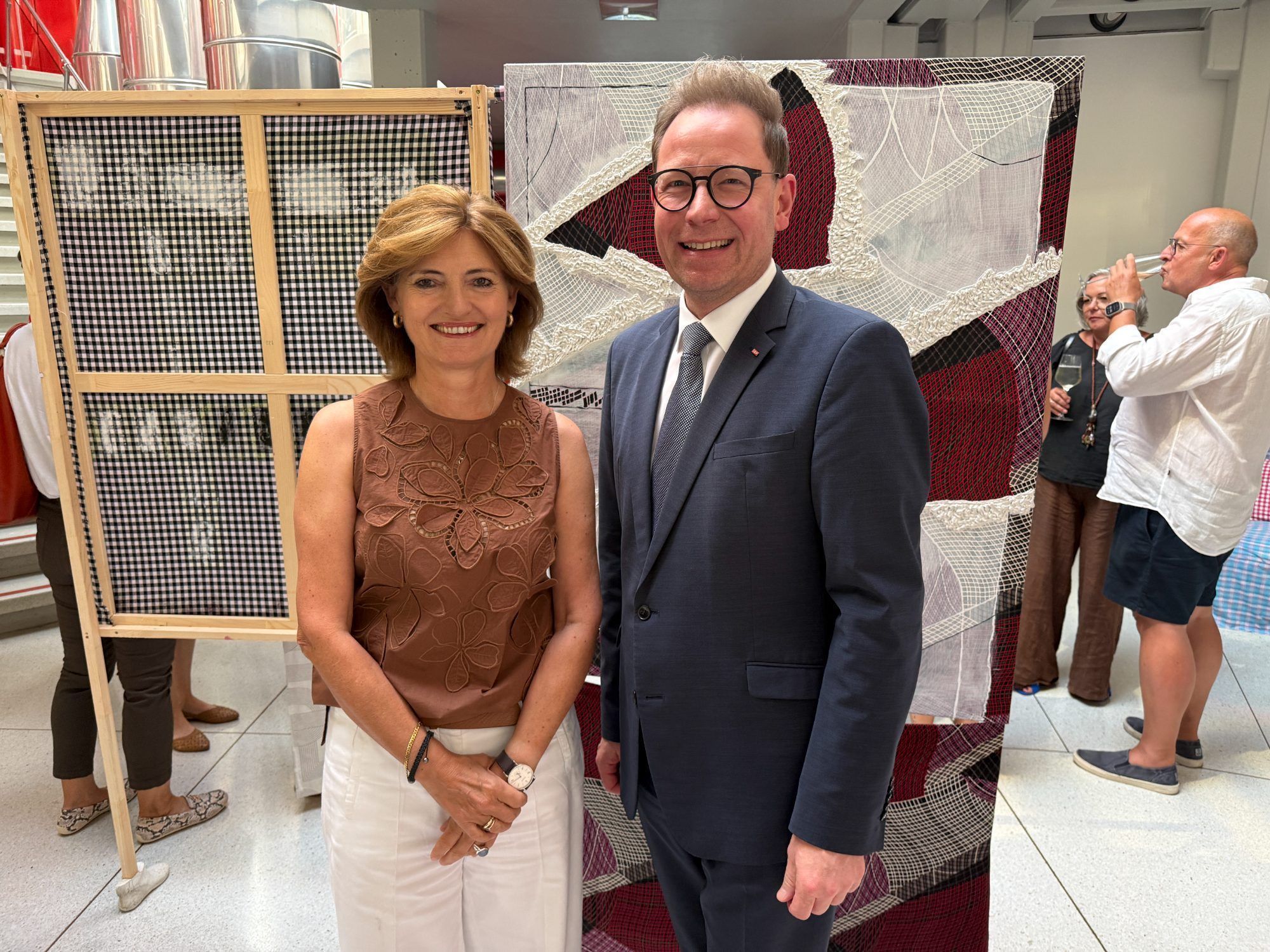 Jasmin Ölz und Landesdirektor Markus Klement luden zur Vernissage