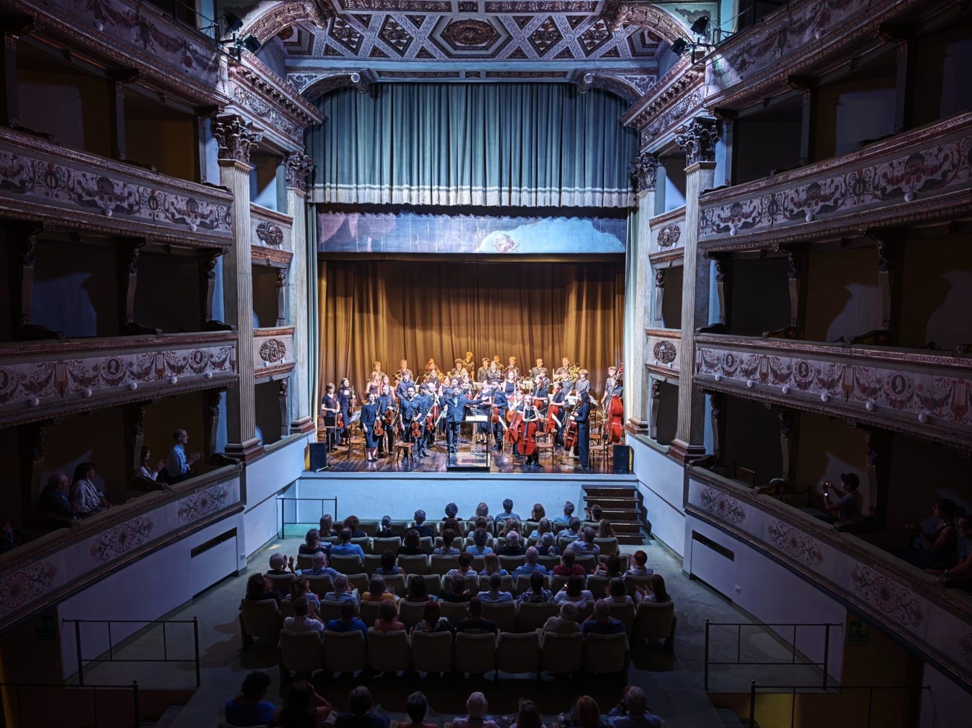 Konzert im Teatro Civico in Tortona.