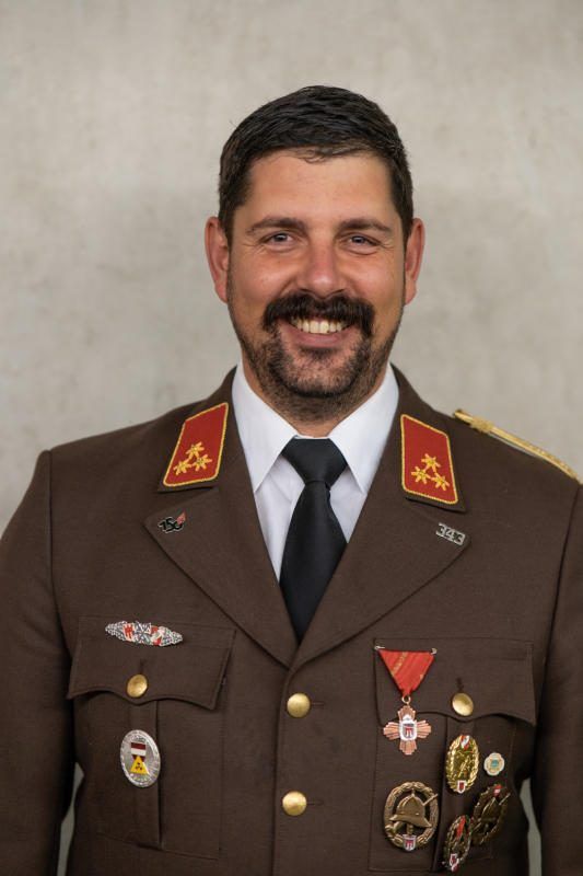 Kommandant Mathias Walser freut sich auf das Jubiläum. Feuerwehr Sulz