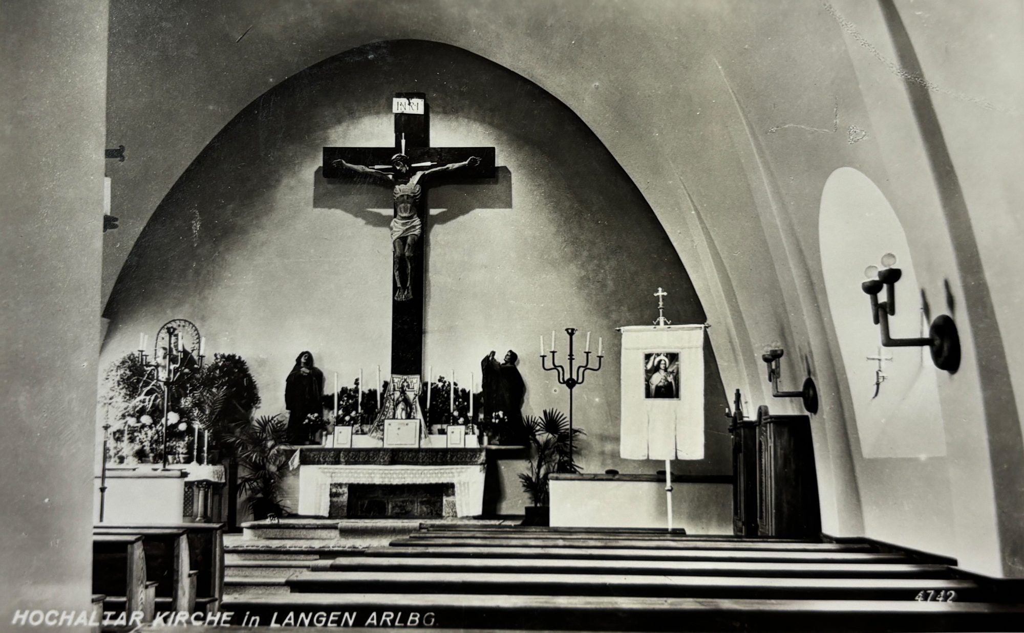 Postkarte des Kircheninneren