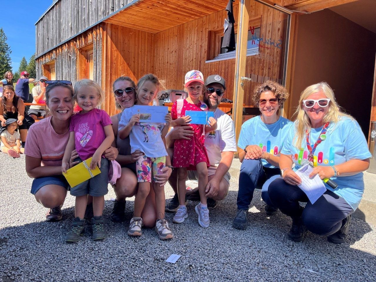 Nicole Mayer (r.) und Anna Katharina Schramm (2.v.r.) mit dem OK-Team freuen sich auf die nächste Auflage vom Family Cup in Laterns.