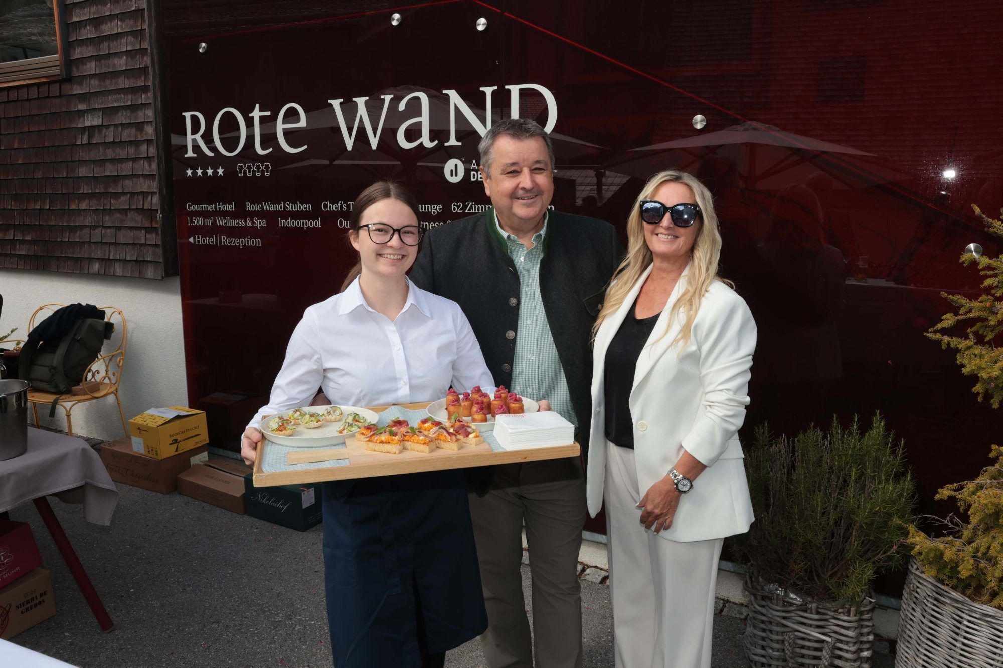 Tina Schmidt mit Gottfried und Ute Koch.