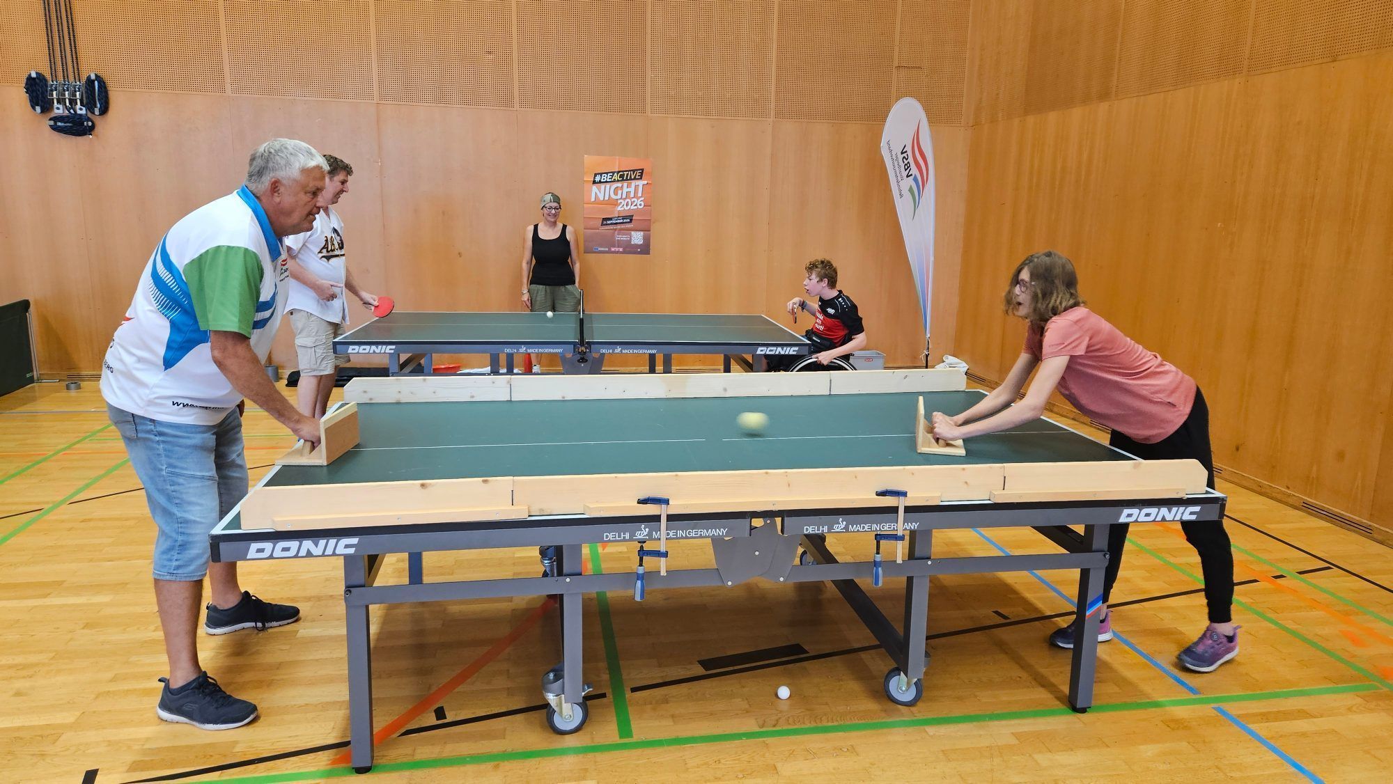 Im Olympiazentrum kamen Menschen unterschiedlichen Alters zum gemeinsamen Sport zusammen.