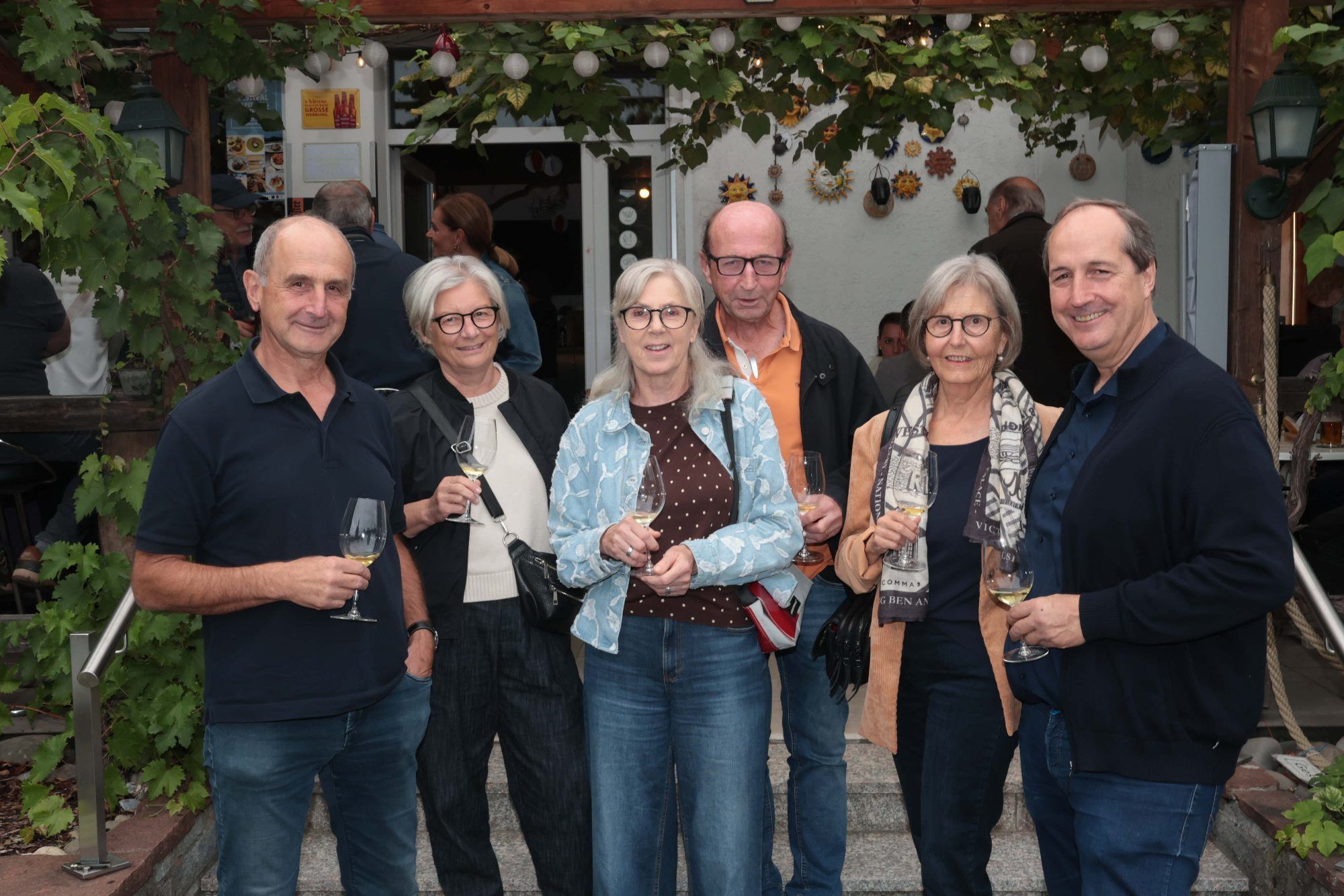 Geburtstagskind Hannes Konzett mit Familie.