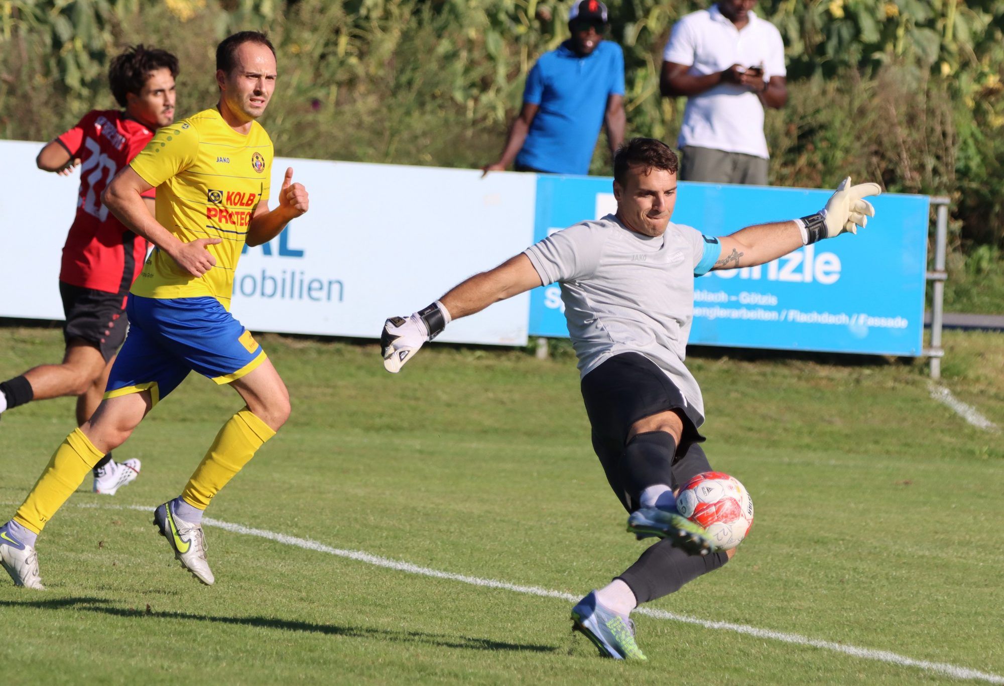 Drei Gegentore für Brederis Keeper Dominic Hehle. 