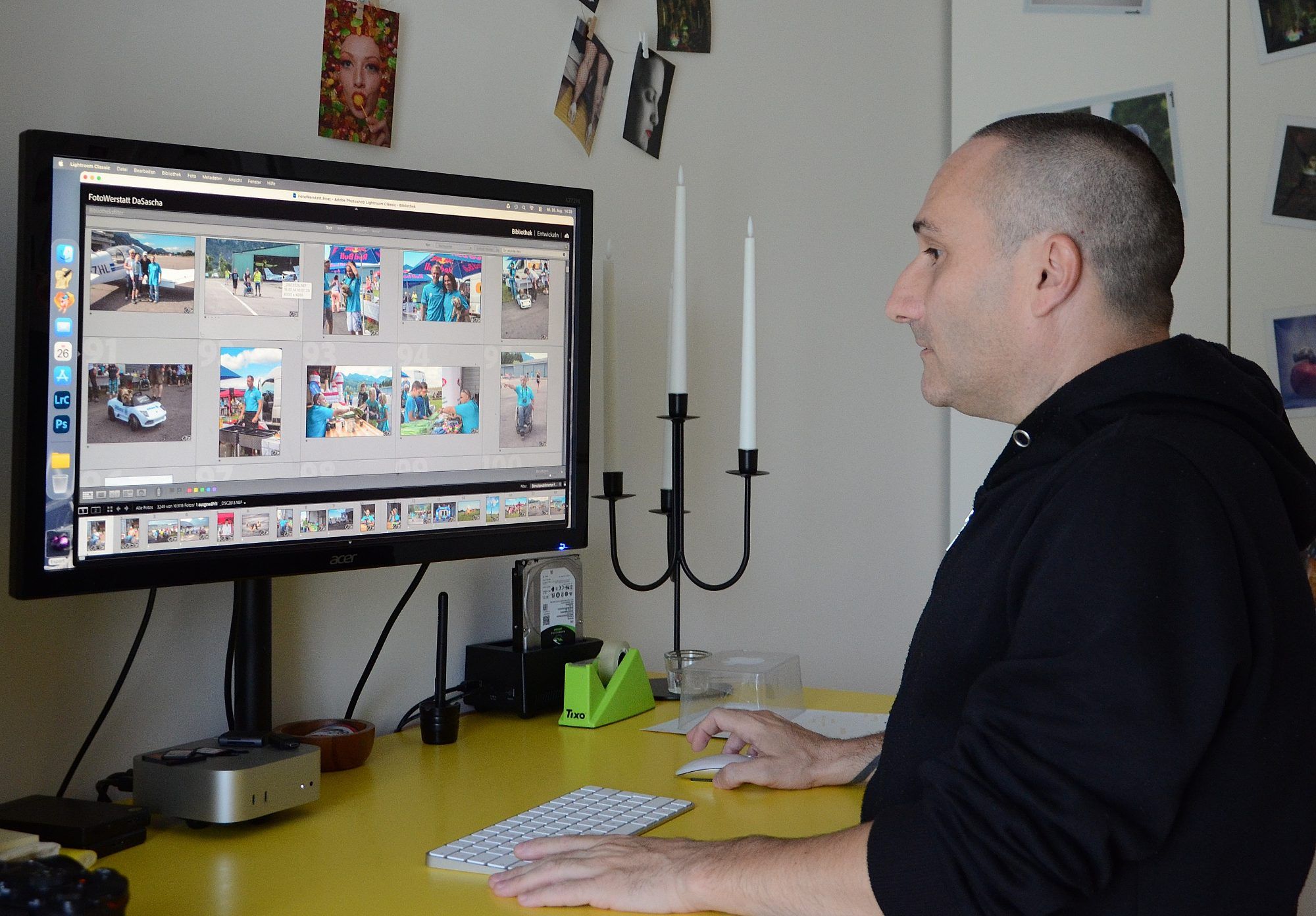 Seine Wohnung dient dem Hobbyfotografen zugleich als Fotowerkstatt.