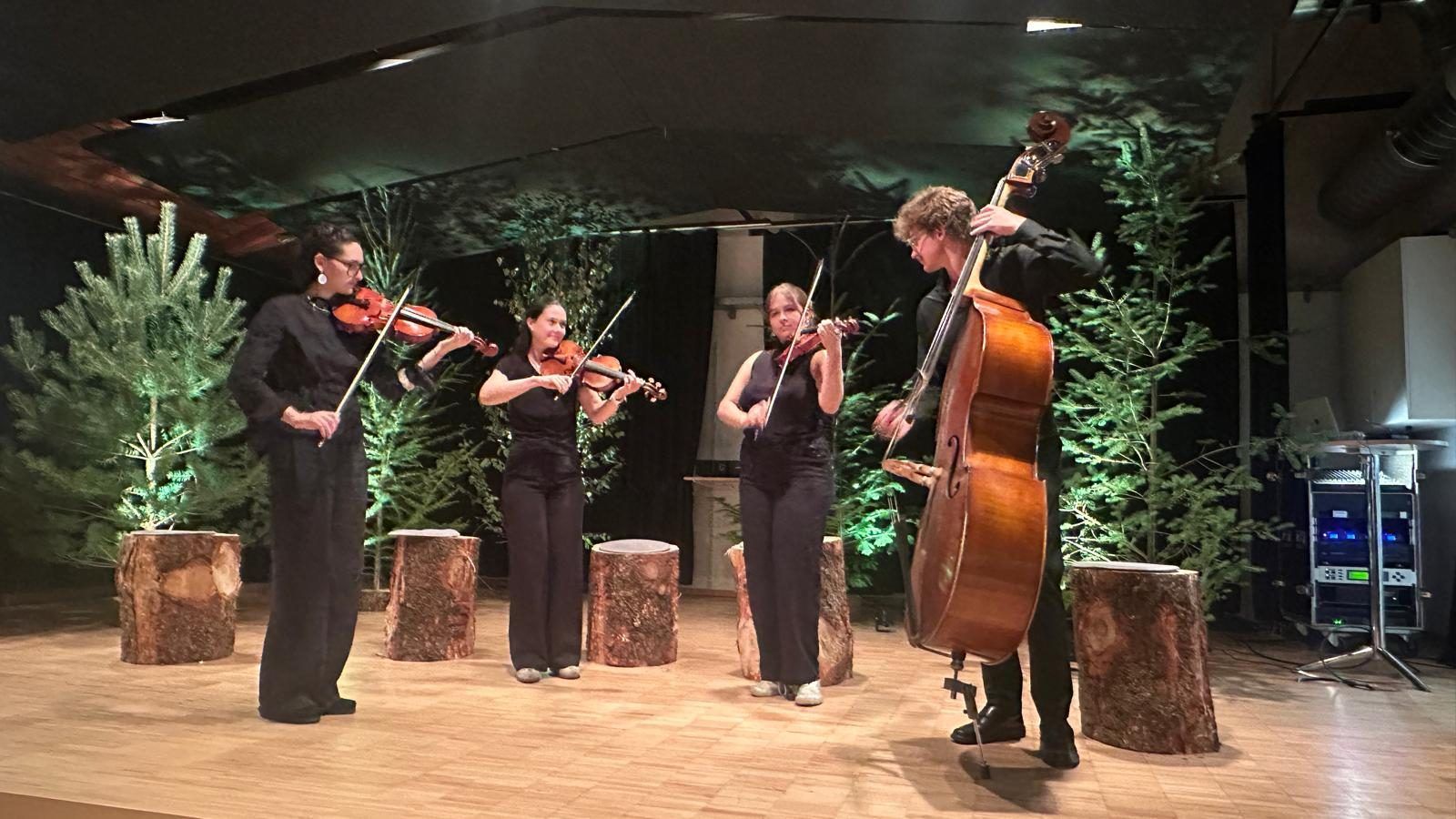 Das Streichensemble „Kons-Fiddler“ begleitete den Festabend.