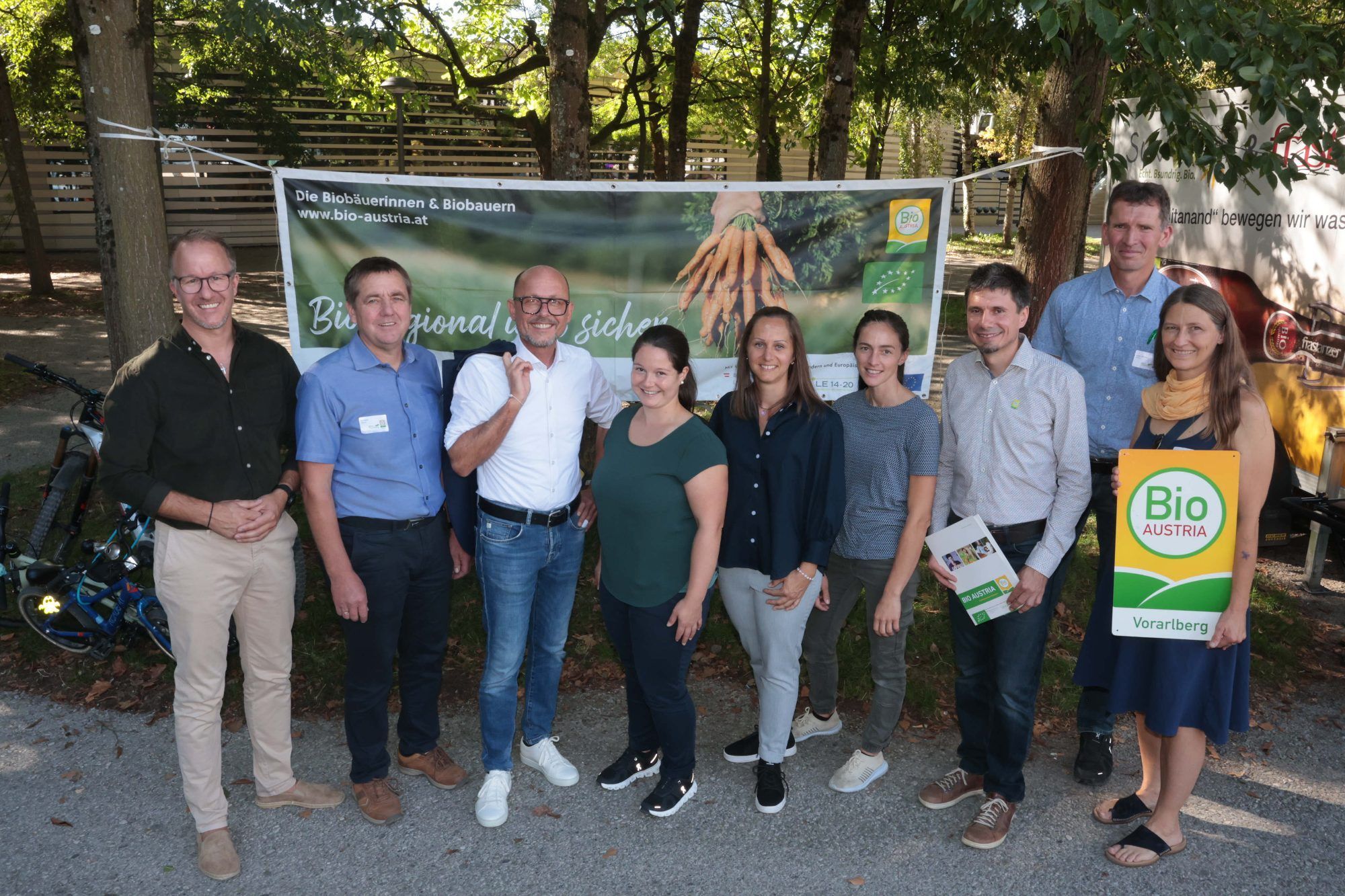 LR Christian Gantner,Bio Vorarlberg-Obmann Kurt Stark, Bgm. Michael Ritsch, Marisa Rudigier (Biowollmilch Montafon), Landesbäuerin Esther Bitschnau, Lucia Flatz (Biohof Hilkater), Manuel Kirisits-Steinparzer, Bio Austria-Obmann Jürgen Bereuter und Projektleiterin Katja Lutze.