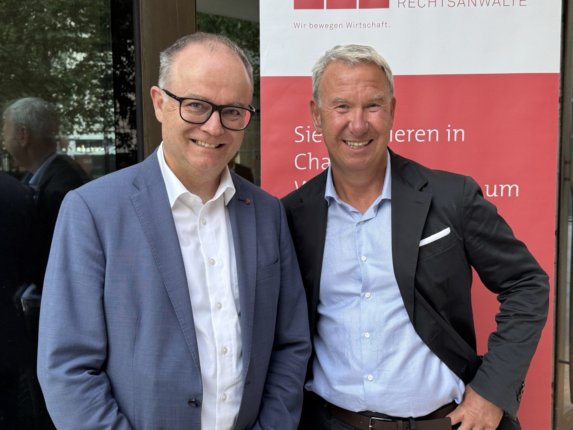 Bezirkshauptmann Gernot Längle und Kanzleigründer Honorarkonsul Dietmar Czernich.