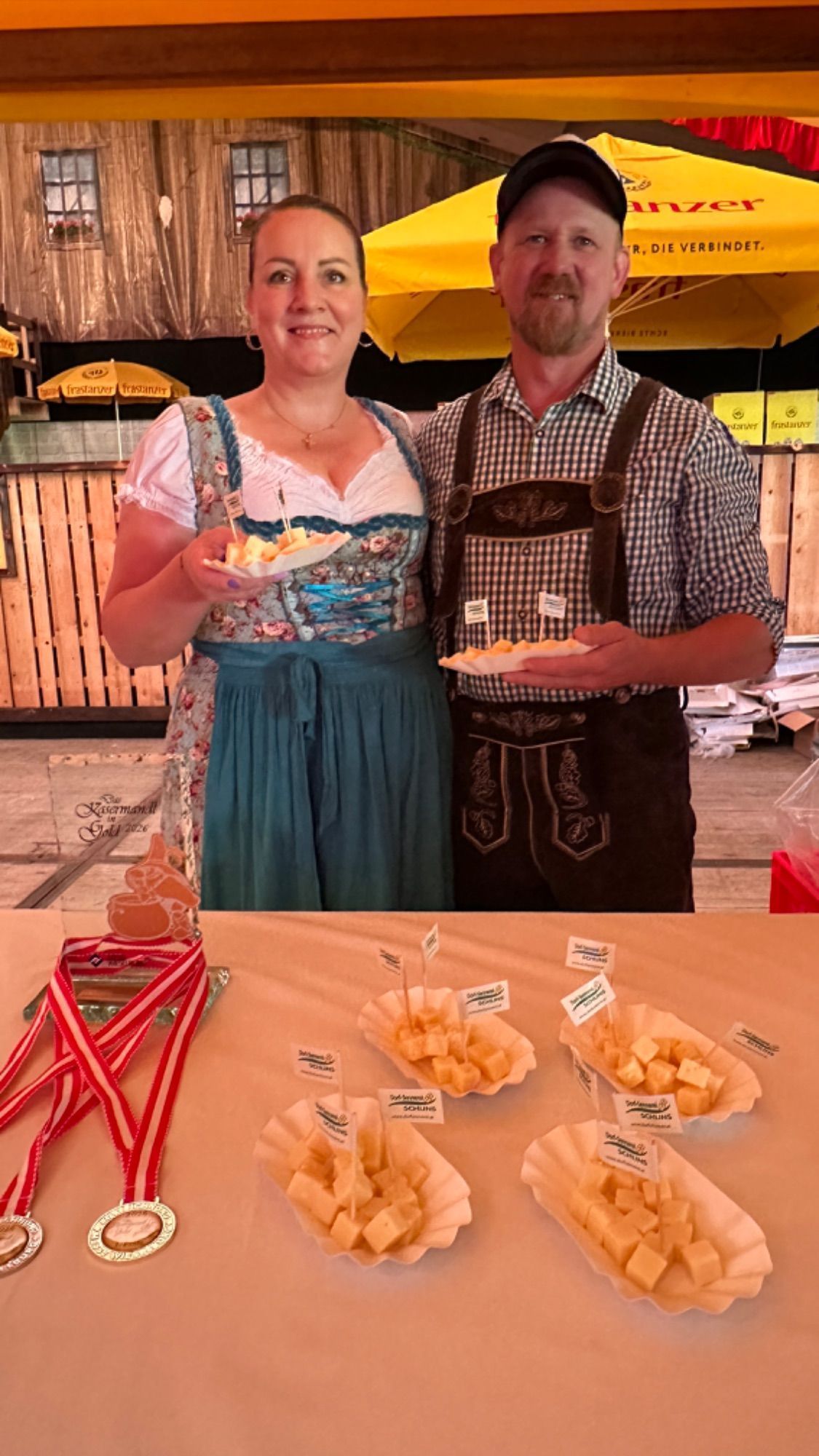 Käse-Kostproben gab es aus Schlins und Schnifis.