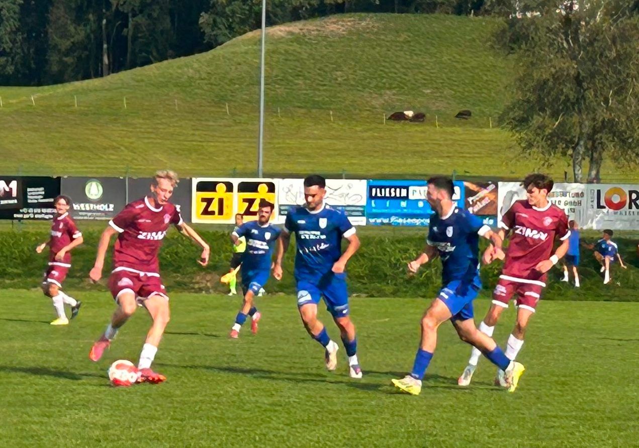 Die Kicker vom FC Rotenberg 1b entführten aus Hohenweiler drei Punkte.