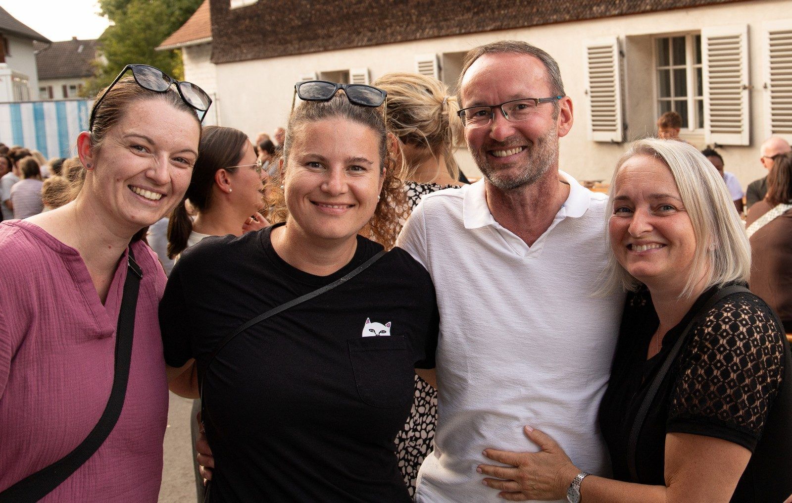 Gutgelaunt wie dieses Quartett genossen zahlreiche Festbesucher aus nah und fern einen wunderbaren Spätsommertag in Lauterach.