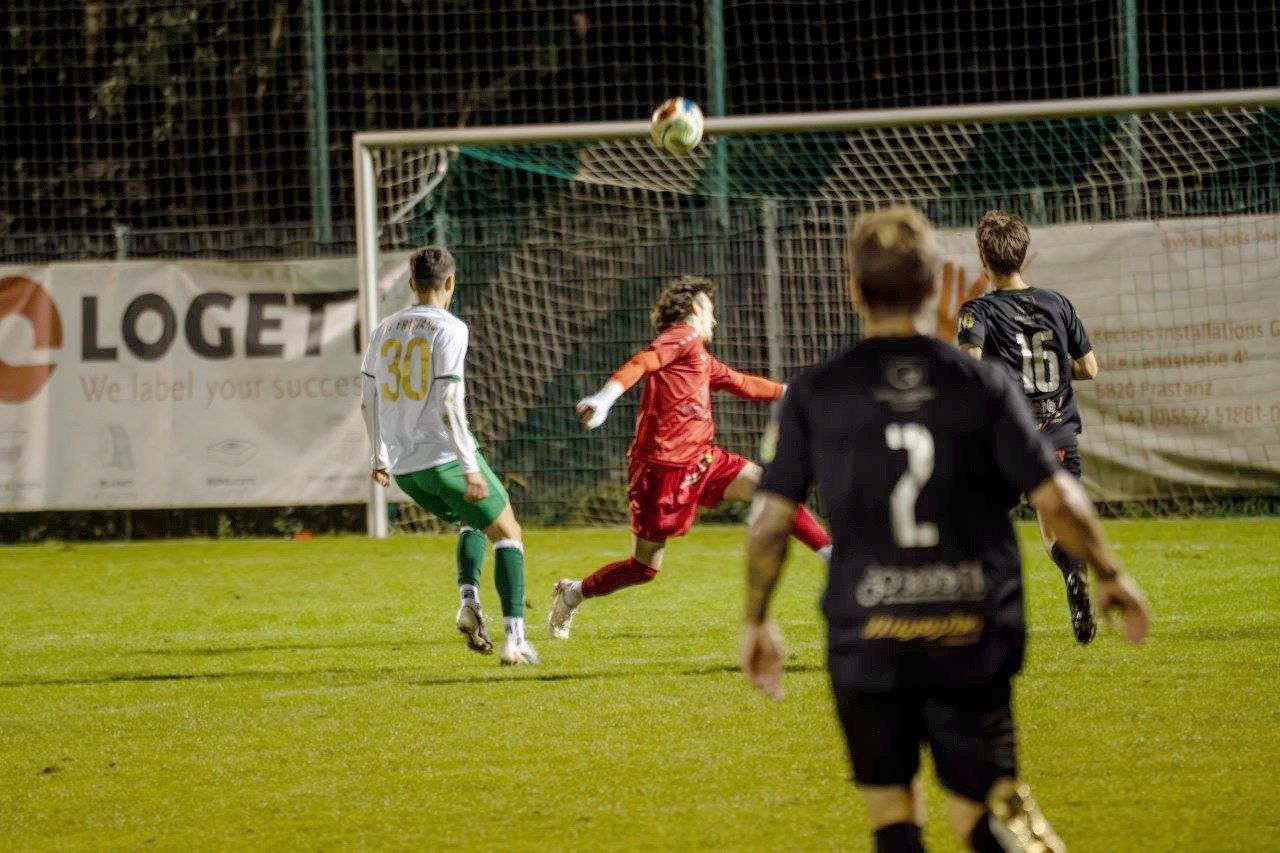 Damjan Cergic schoss Frastanz in Front. Simon Birnbaumer