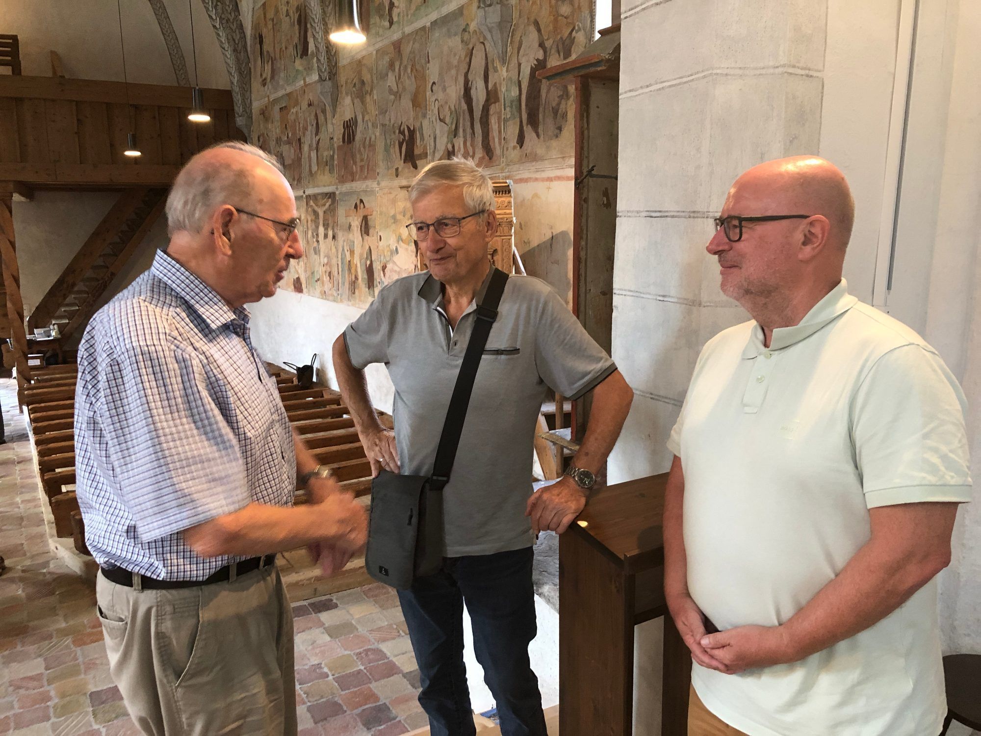 Luis Caldonazzi und Leo Walser im Gespräch mit dem Referenten