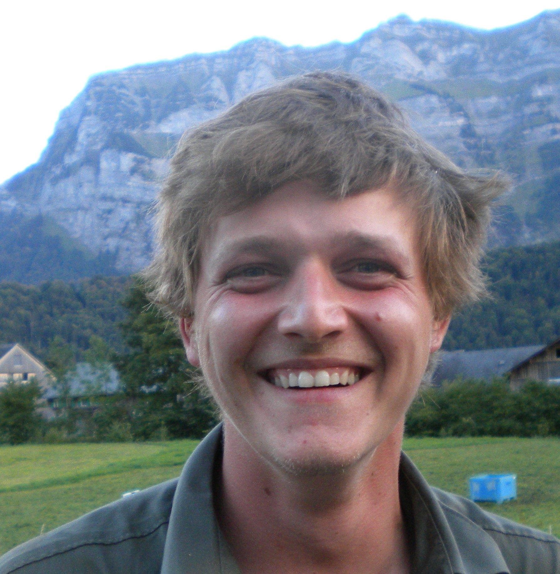 Michael Künzler, Juniorchef der Tischlerei Künzler, ist ein Paradebesispiel, wie Handwerk und Landwirtschaft zusammenspielen. Er war den vierten Sommer Hirte auf der Breitenalpe.