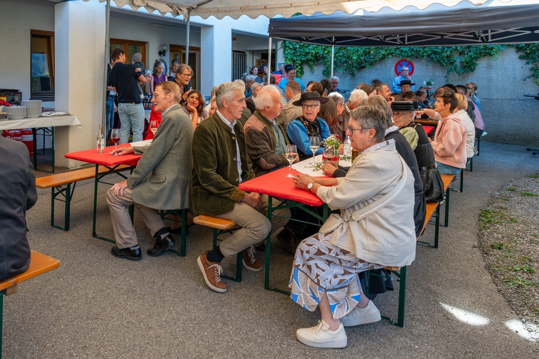 Gemütliches Beisammensein beim Frühschoppen